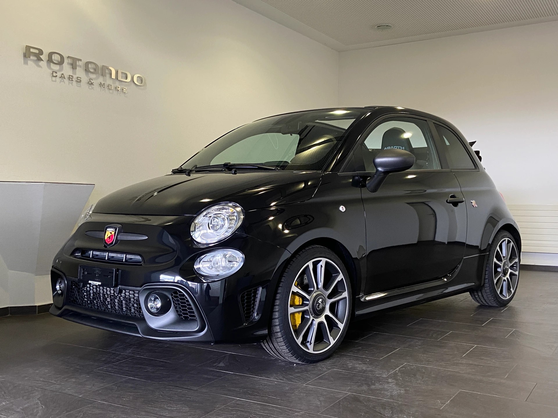 FIAT 695C 1.4 16V Turbo Abarth Turismo-image-0