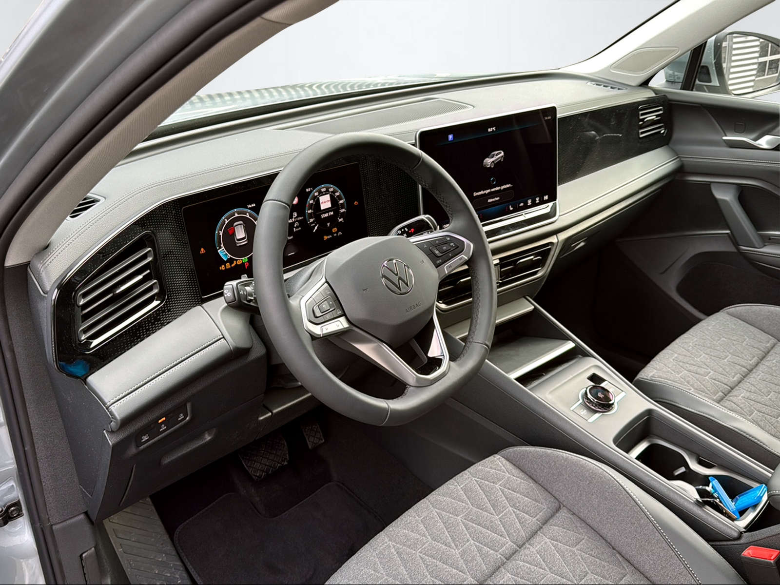 VW Tiguan 2.0 TSI Life United DSG 4motion-image-9