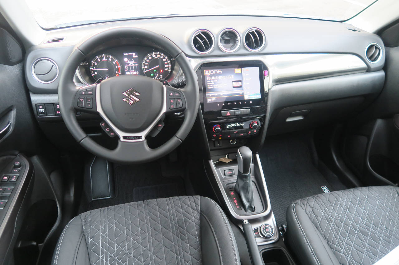 SUZUKI Vitara 1.4 T Sakura Top Hybrid 4x4-image-4