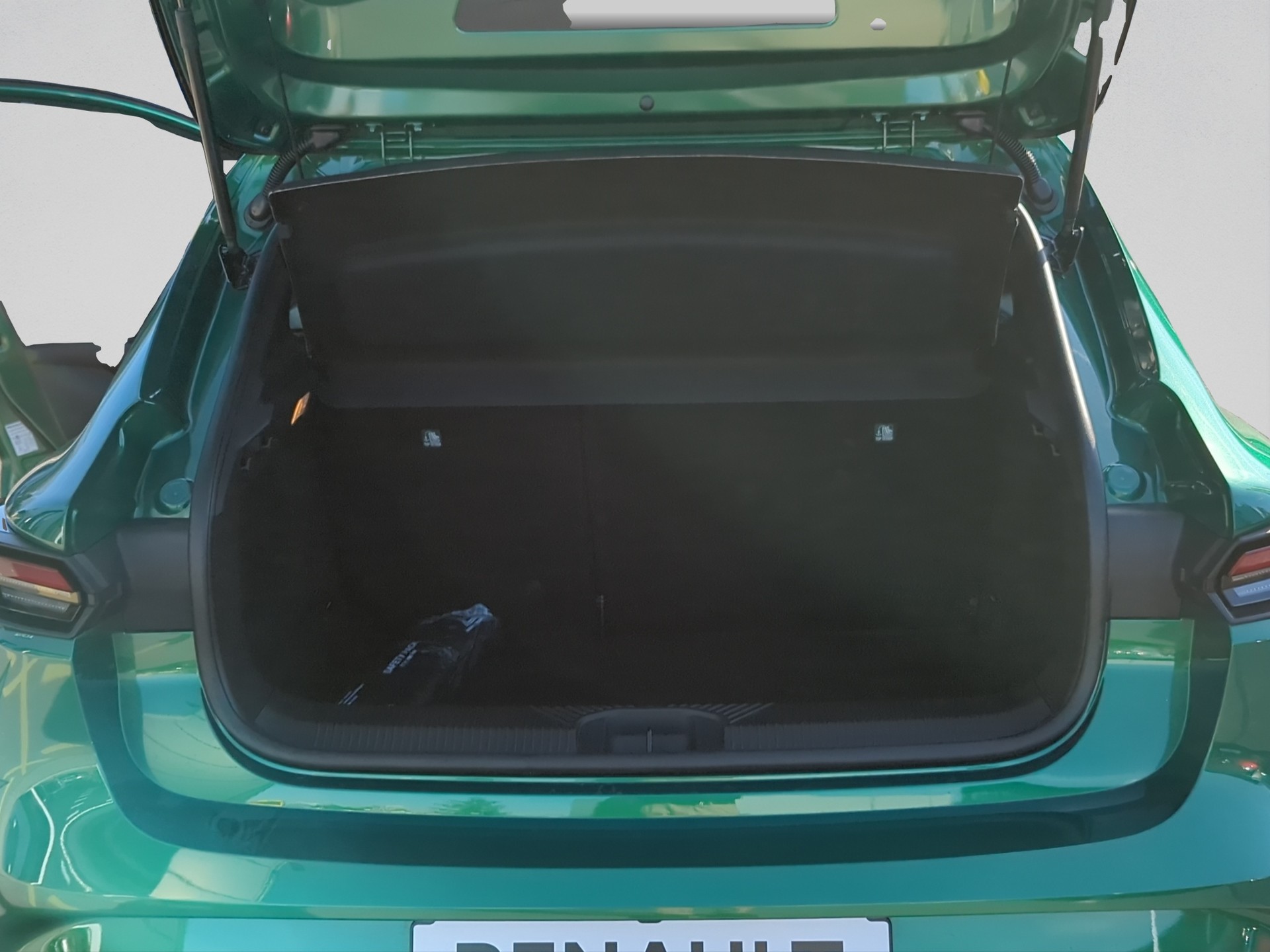 RENAULT Clio 1.8 E-Tech 160 Techno-image-8