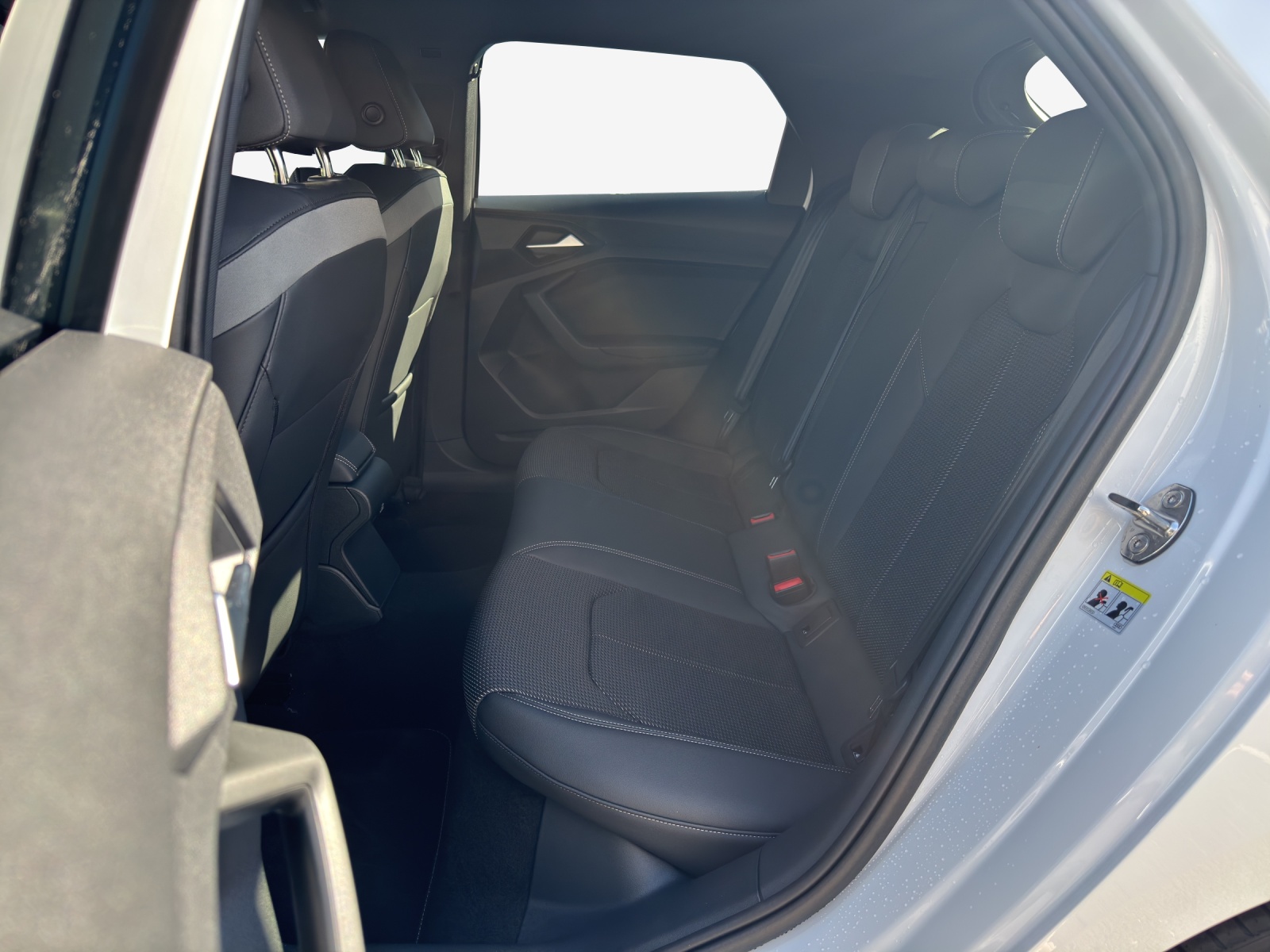AUDI A1 Sportback 40 TFSI S Line S-tronic-image-11