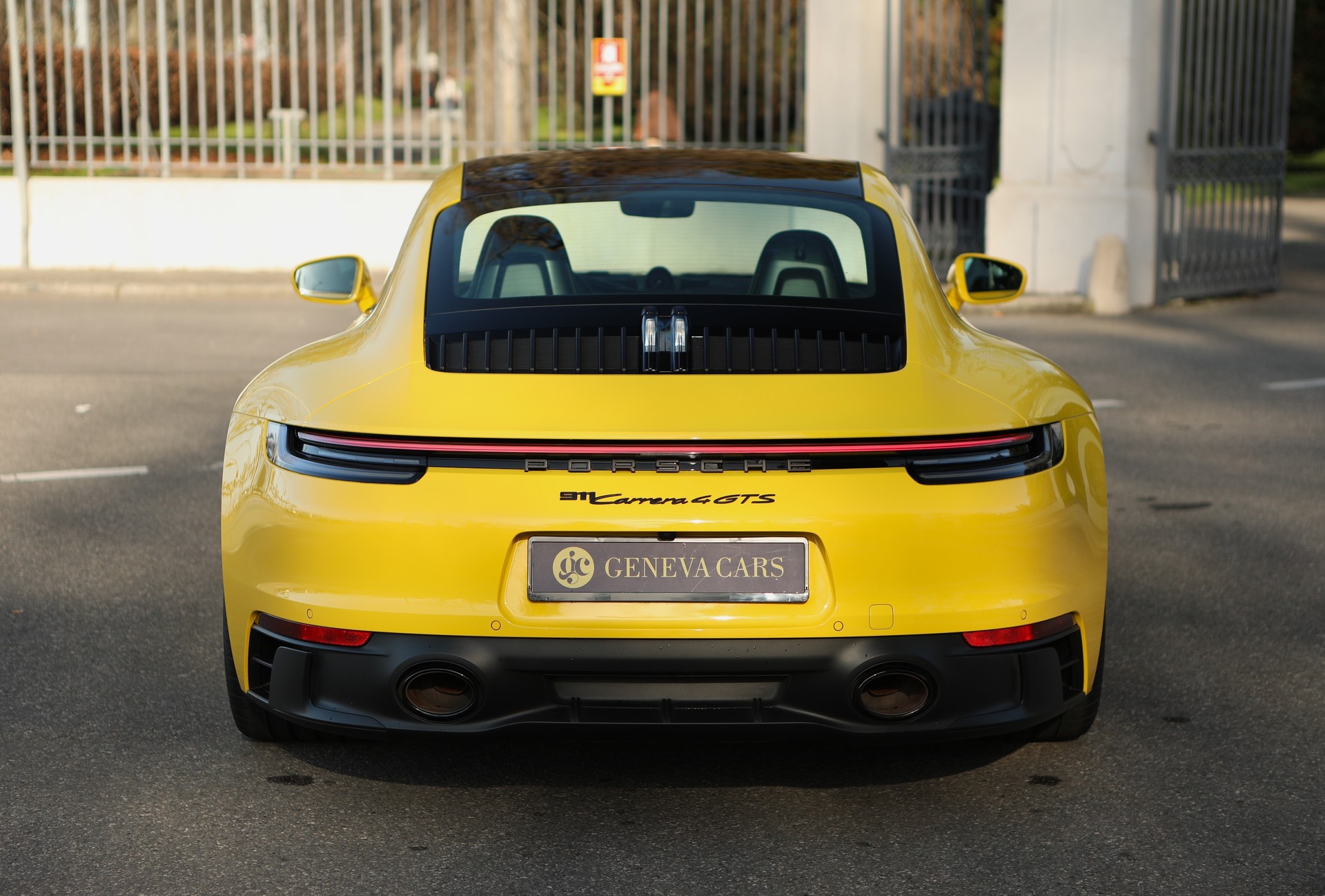 PORSCHE 911 Carrera 4 GTS PDK-image-1