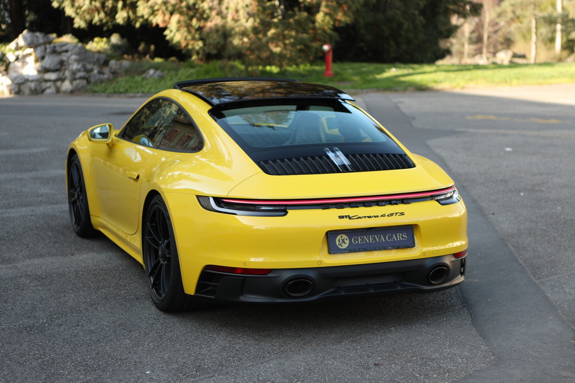 PORSCHE 911 Carrera 4 GTS PDK-image-12
