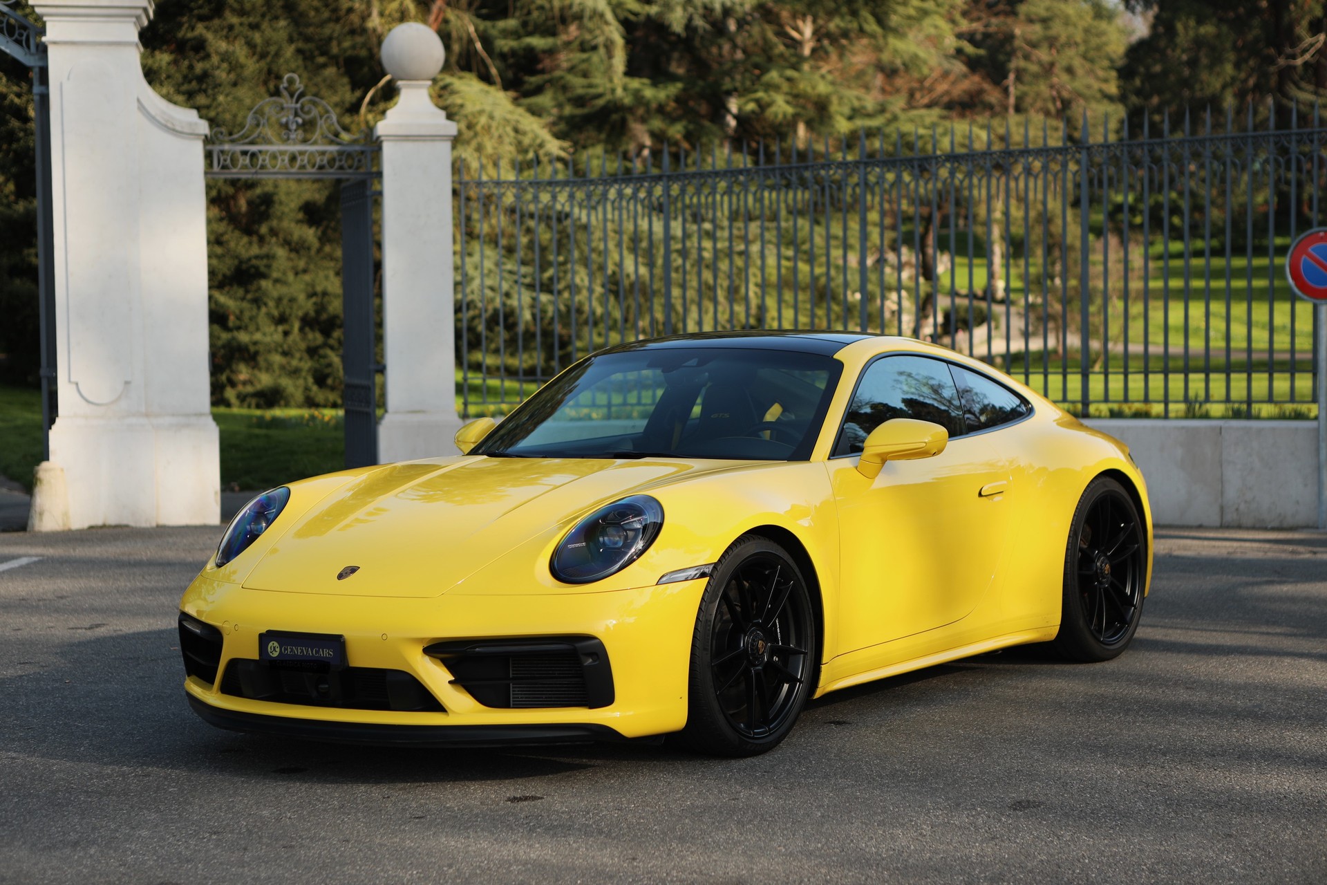 PORSCHE 911 Carrera 4 GTS PDK-image-2