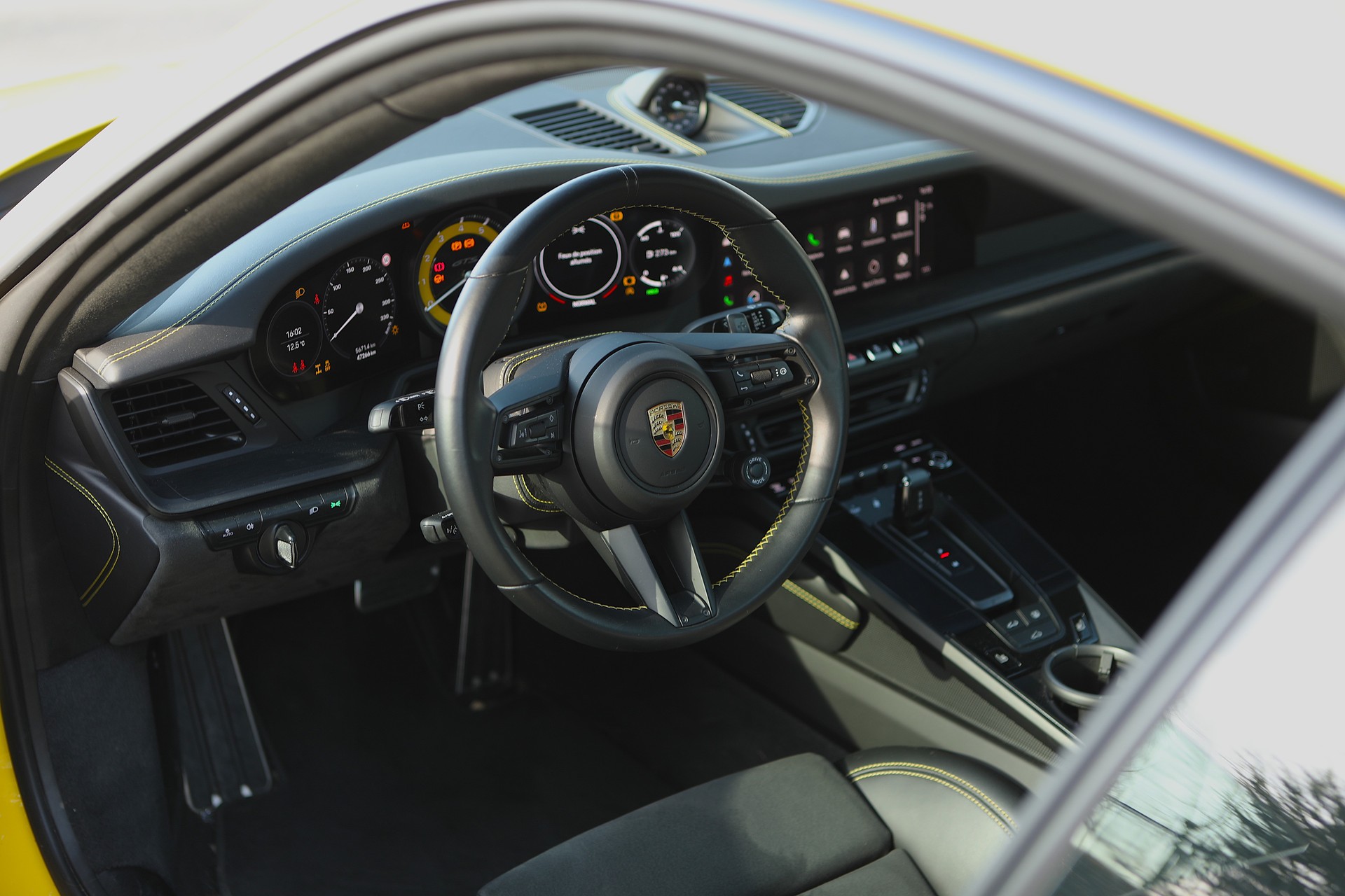 PORSCHE 911 Carrera 4 GTS PDK-image-5