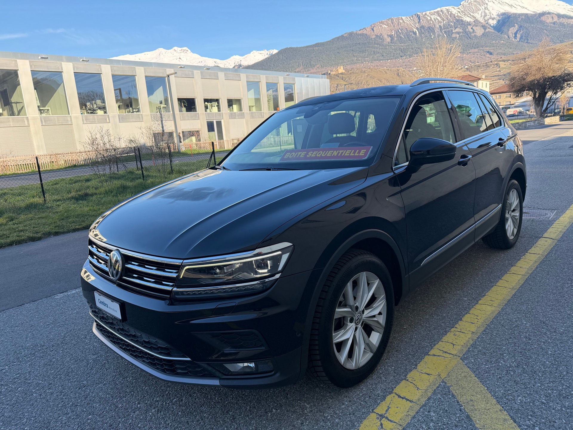 VW Tiguan 2.0TSI Highline 4Motion DSG-showroom-element-3