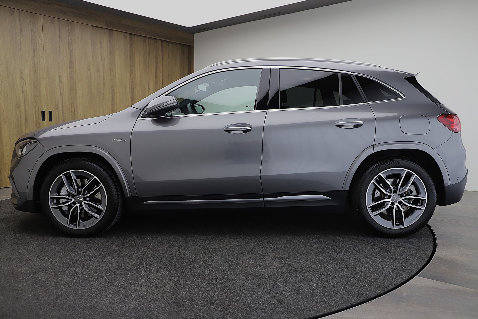 MERCEDES-BENZ GLA AMG 35 4Matic 8G-DCT Advance Plus und Night Paket-image-2