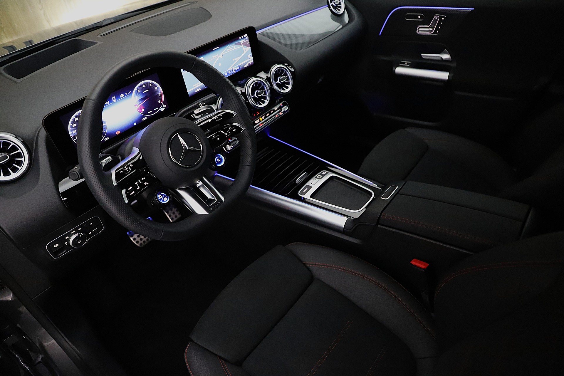 MERCEDES-BENZ GLA AMG 35 4Matic 8G-DCT Advance Plus und Night Paket-image-4