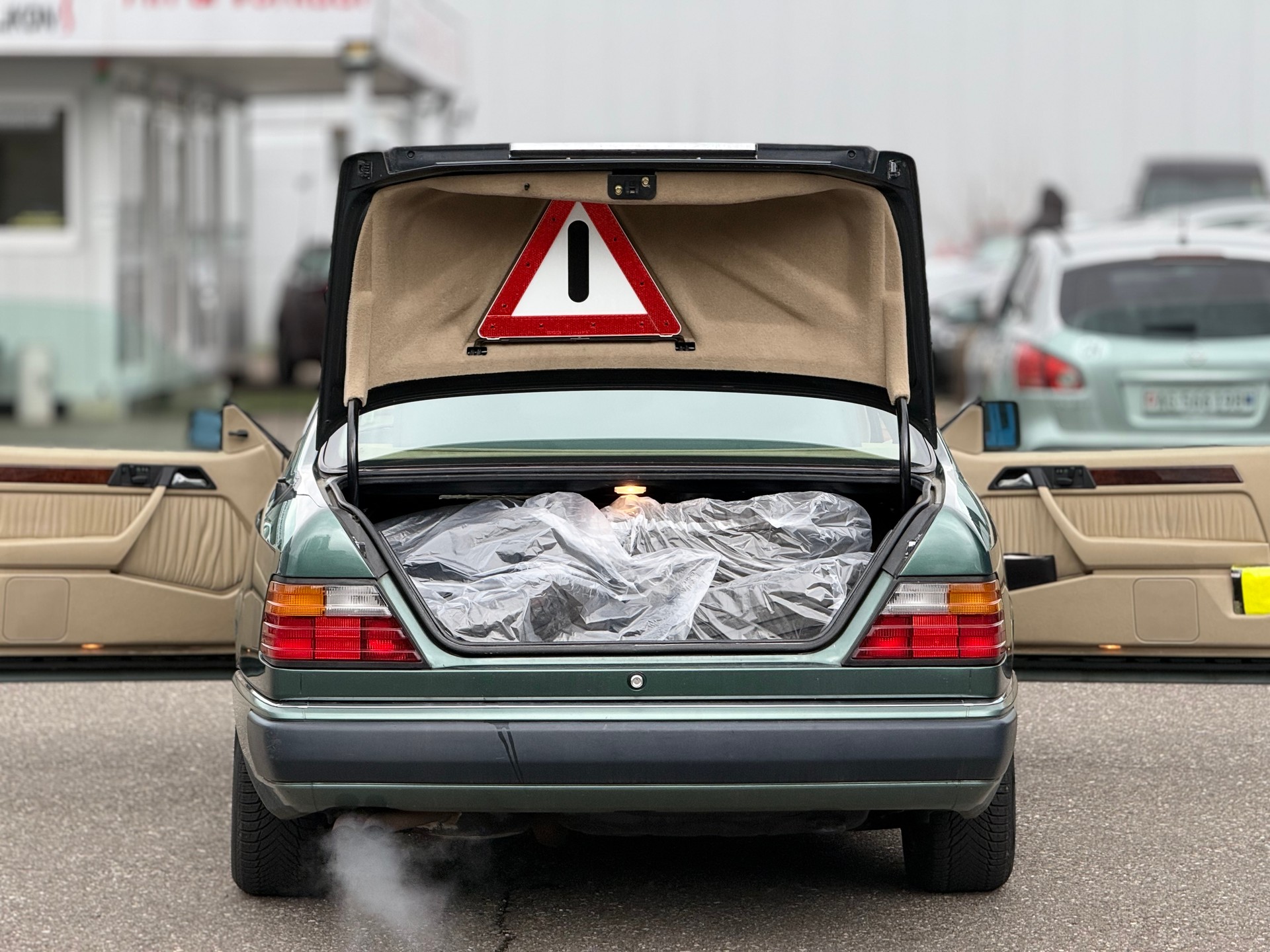 MERCEDES-BENZ 300 CE-24 Veteranenfahrzeug-image-9