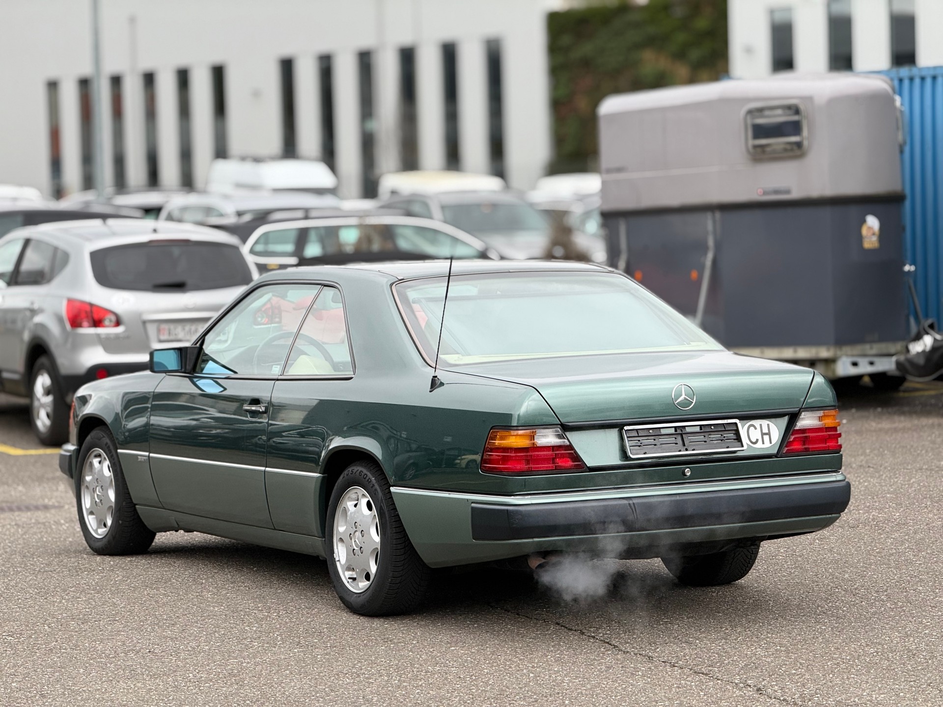 MERCEDES-BENZ 300 CE-24 Veteranenfahrzeug-image-1
