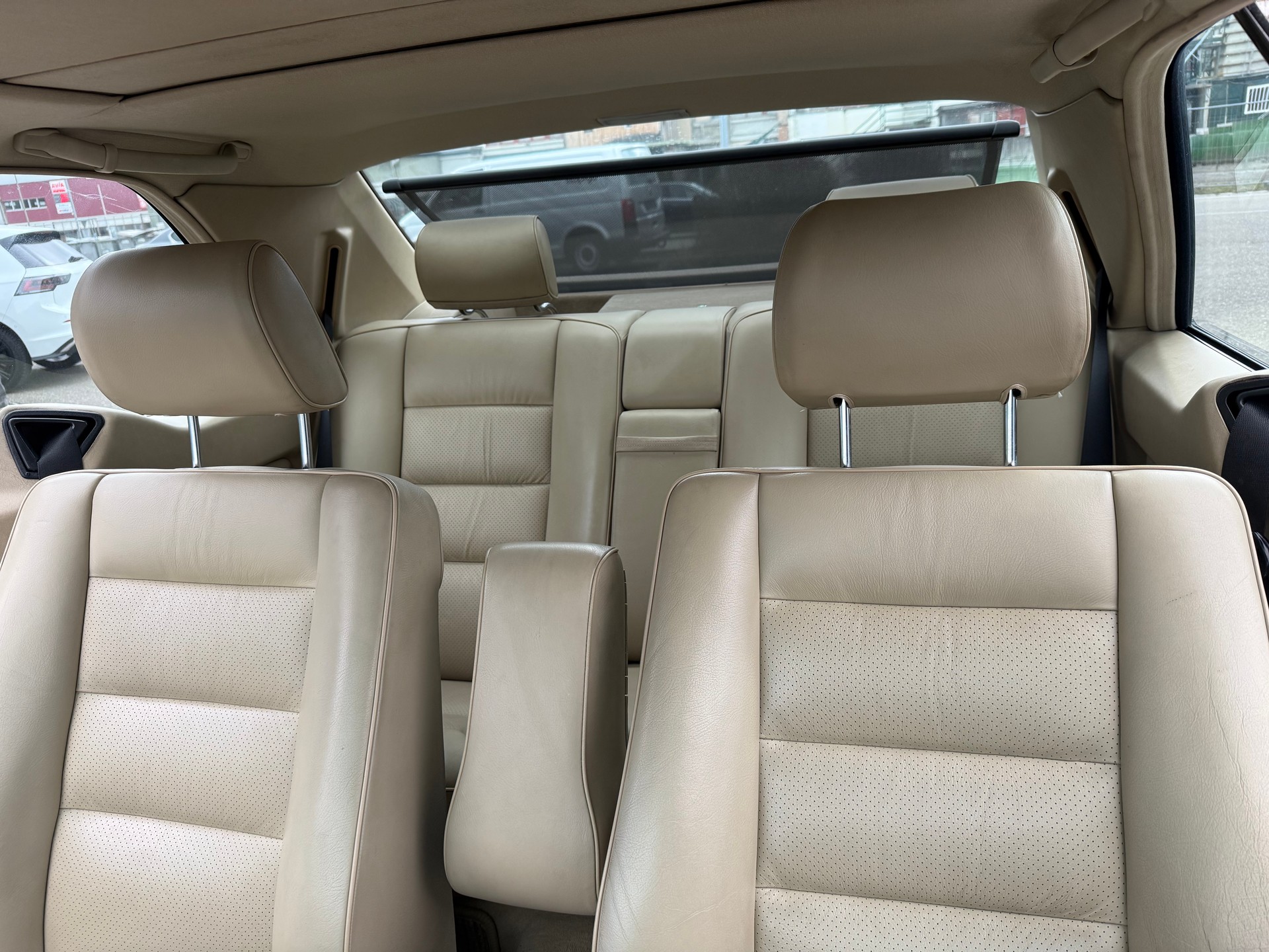 MERCEDES-BENZ 300 CE-24 Veteranenfahrzeug-image-8