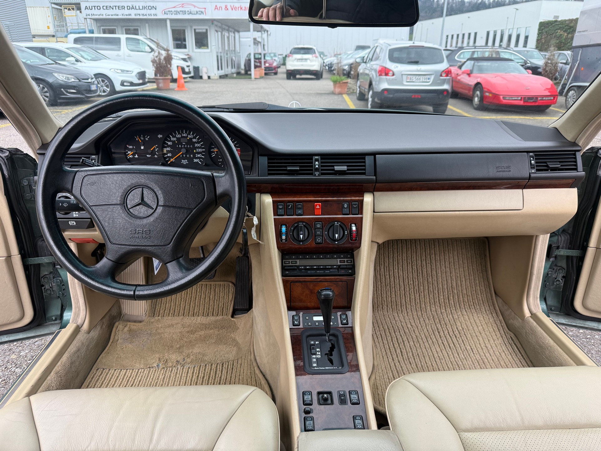 MERCEDES-BENZ 300 CE-24 Veteranenfahrzeug-image-3