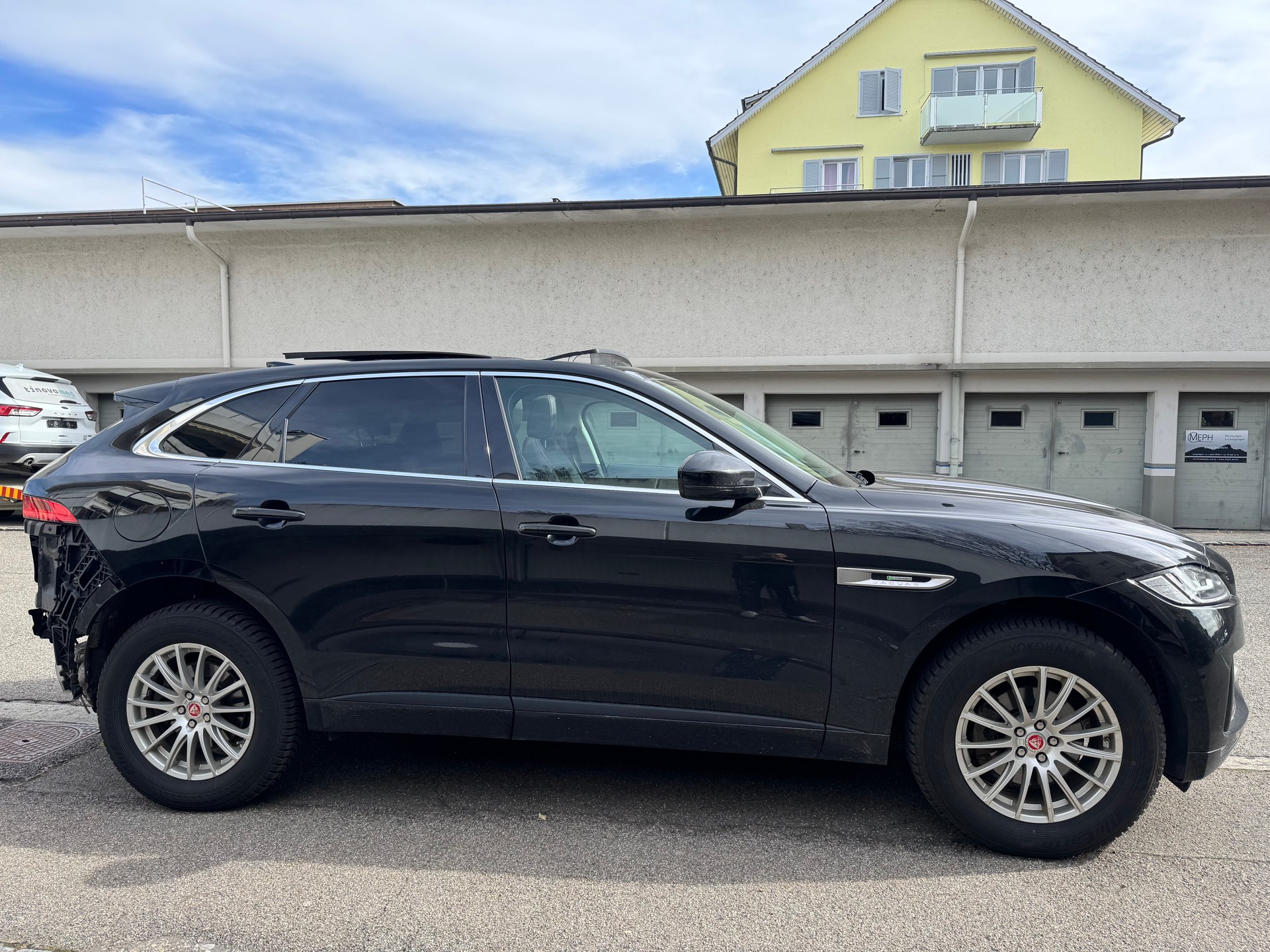 JAGUAR F-Pace 25t 2.0 R-Sport AWD Automatik-image-1