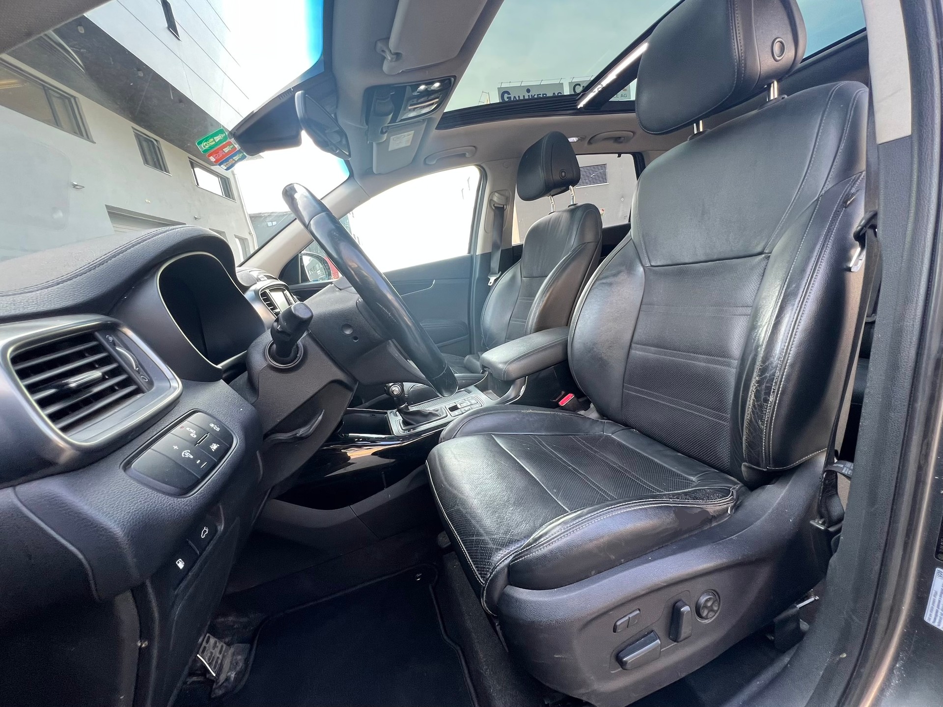 KIA Sorento 2.2 CRDI Style 7P. Automatic-image-8