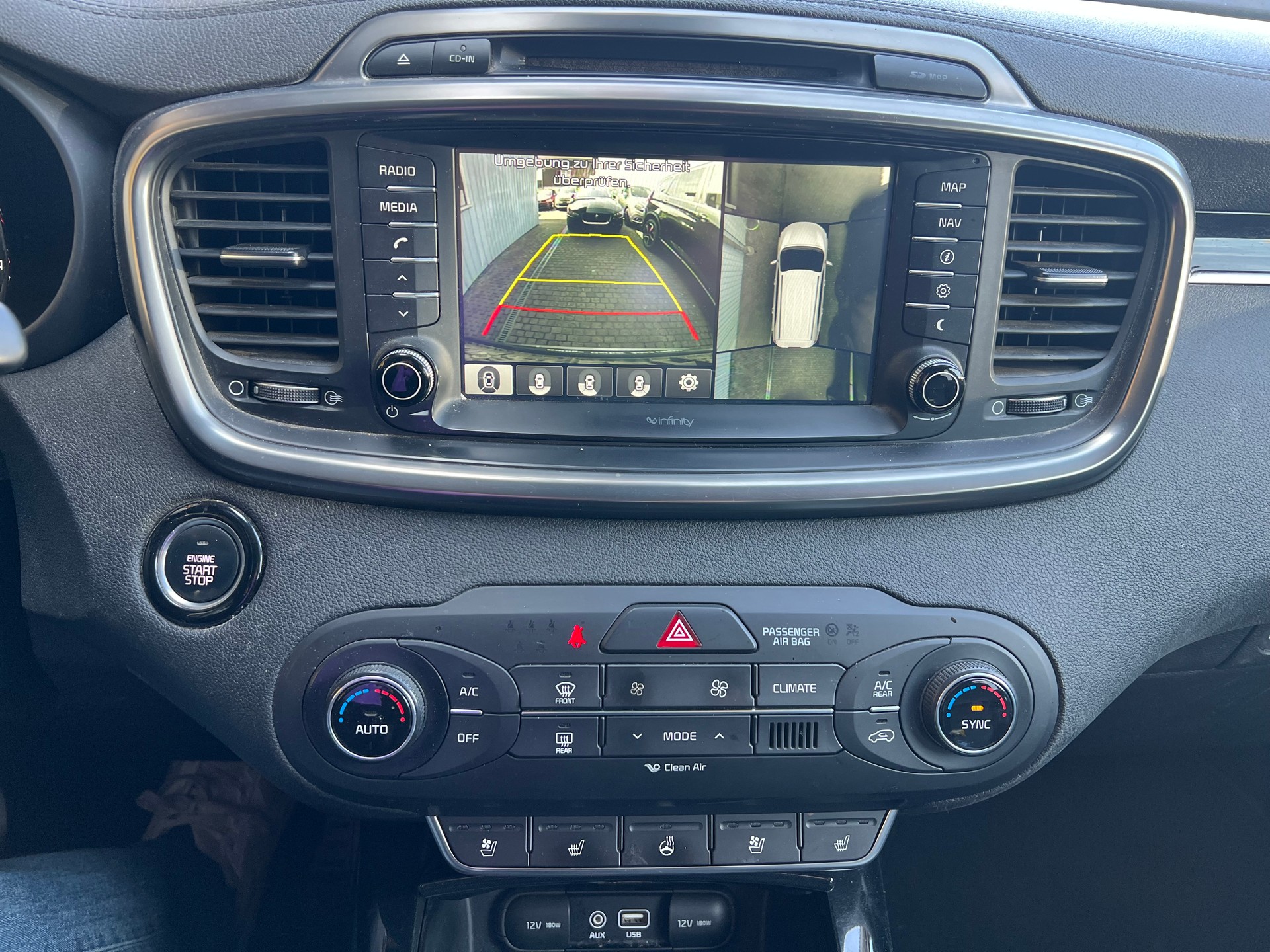 KIA Sorento 2.2 CRDI Style 7P. Automatic-image-11