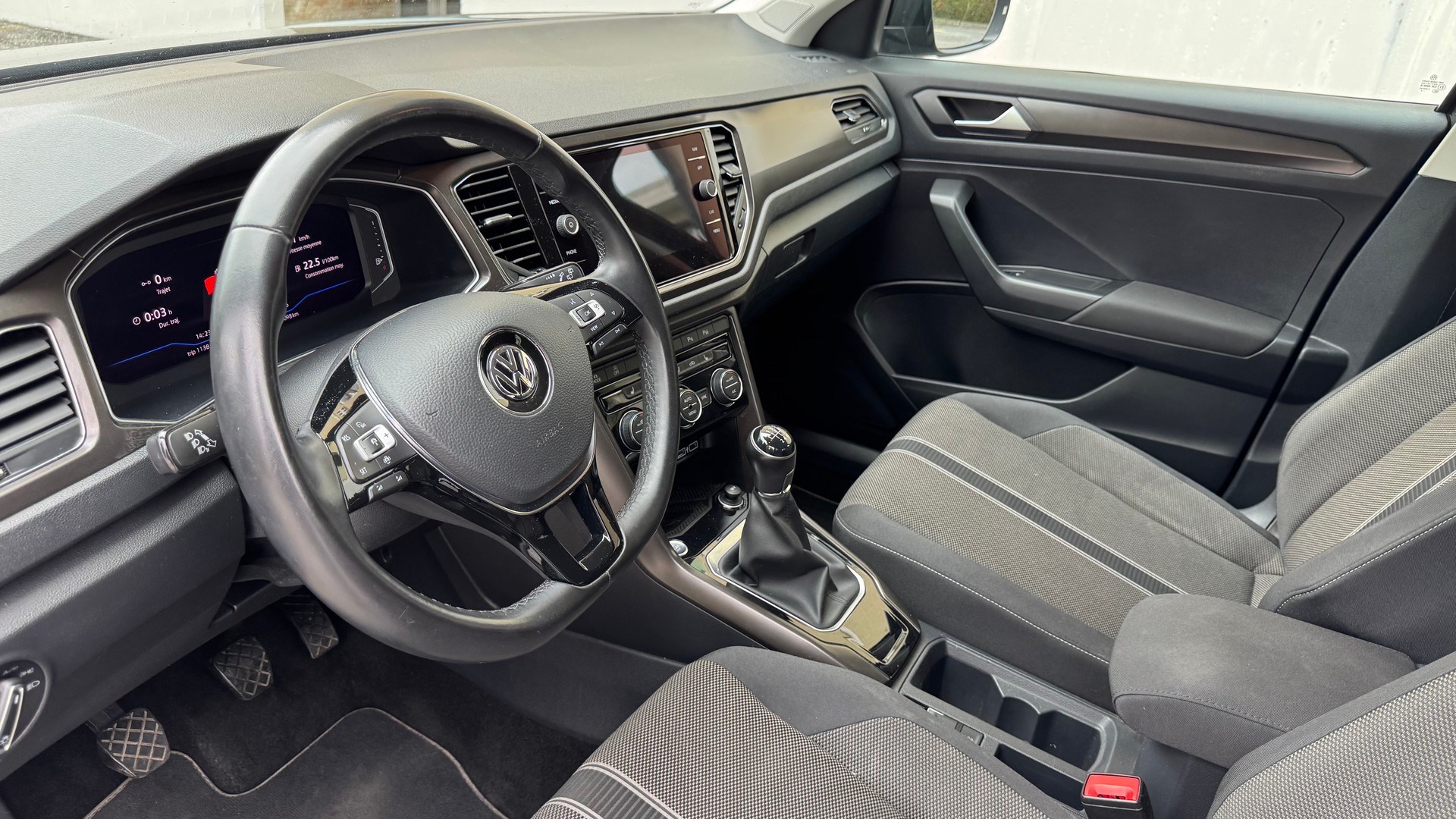 VW T-Roc 1.0 TSI Advance-image-7