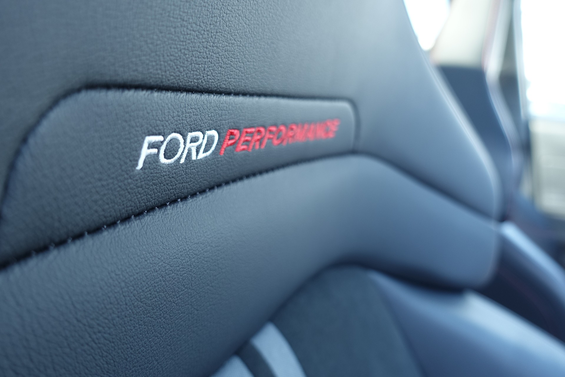 FORD Focus 2.3 ST X Automat-image-13