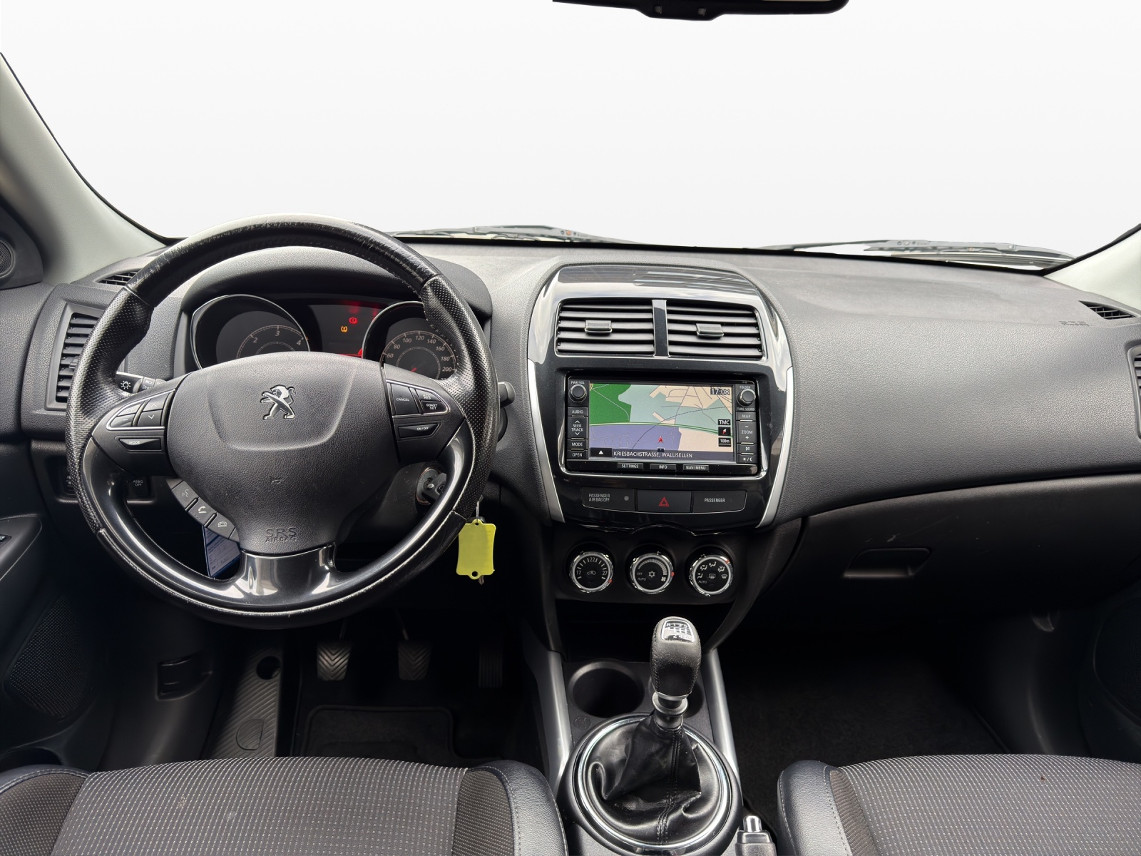 PEUGEOT 4008 1.6 HDi Active 4WD-image-11