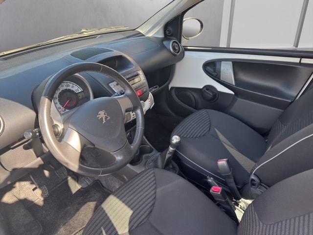 PEUGEOT 107 1.0 Active-image-8