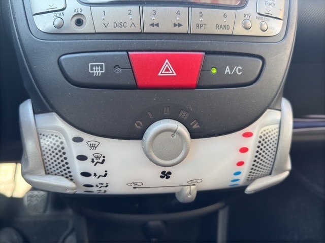 PEUGEOT 107 1.0 Active-image-15