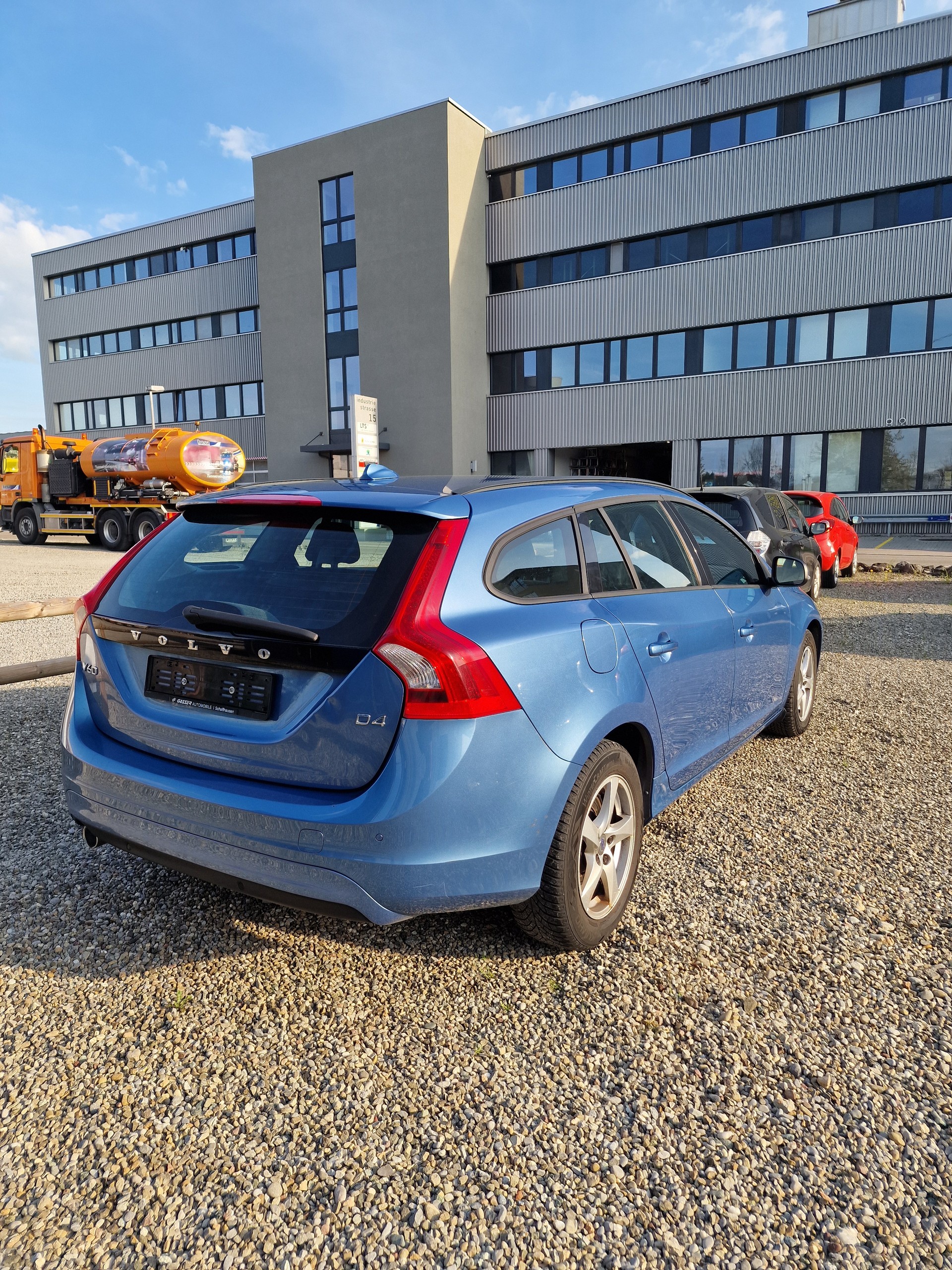 VOLVO V60 D4 Geartronic-image-6