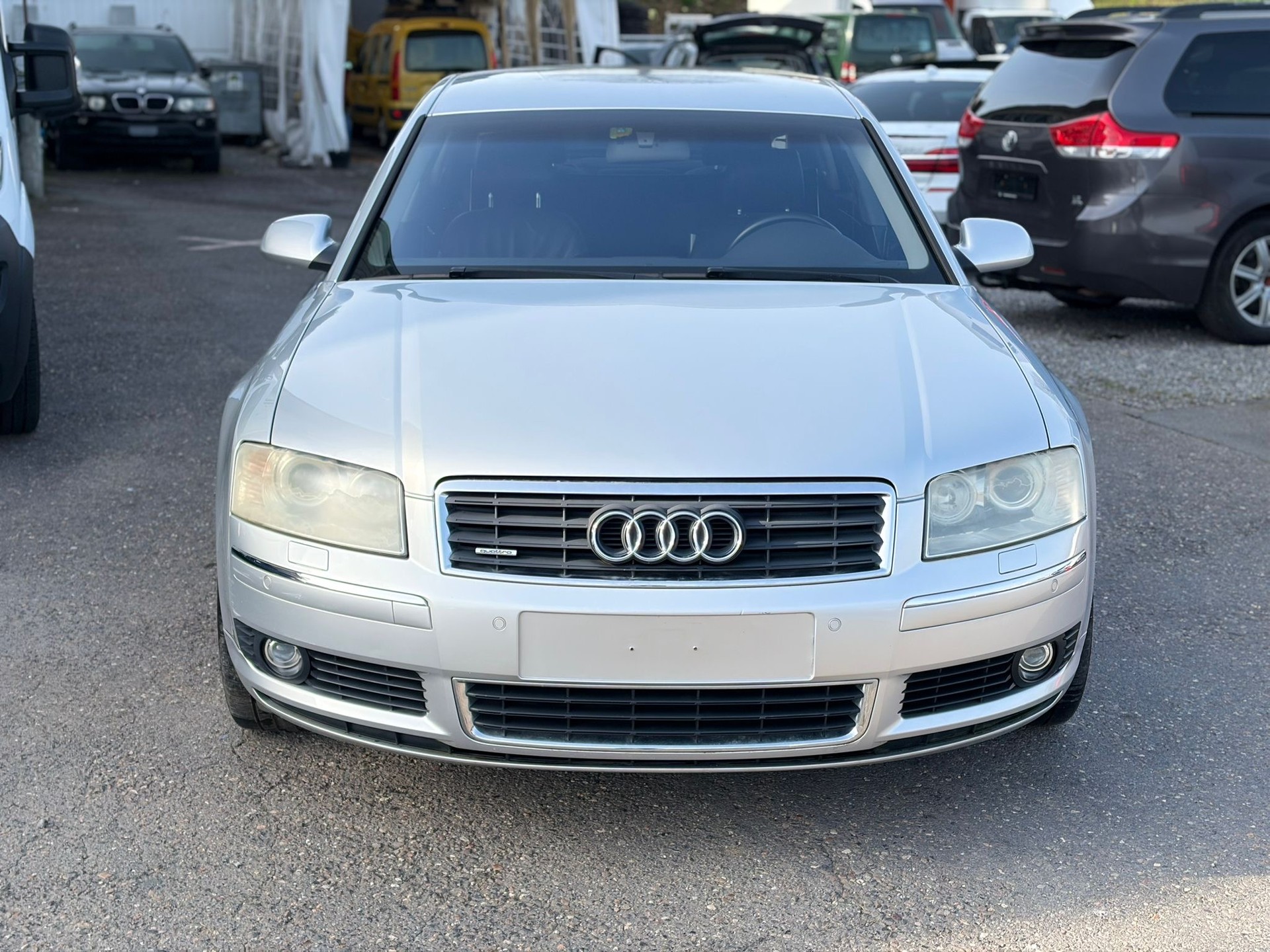 AUDI A8 4.2 quattro tiptronic-image-1