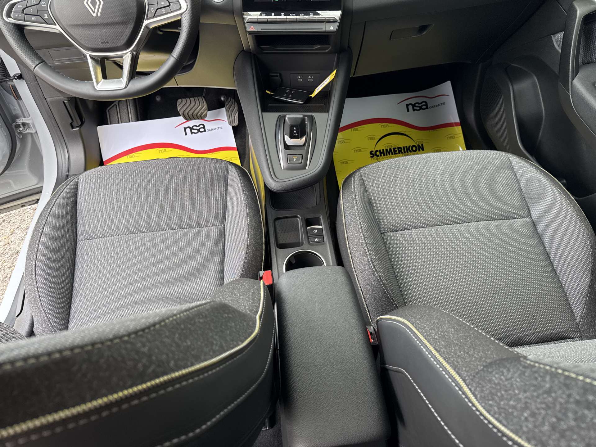 RENAULT Captur 1.8 E-Tech 160 Techno DHT-Automat-image-13