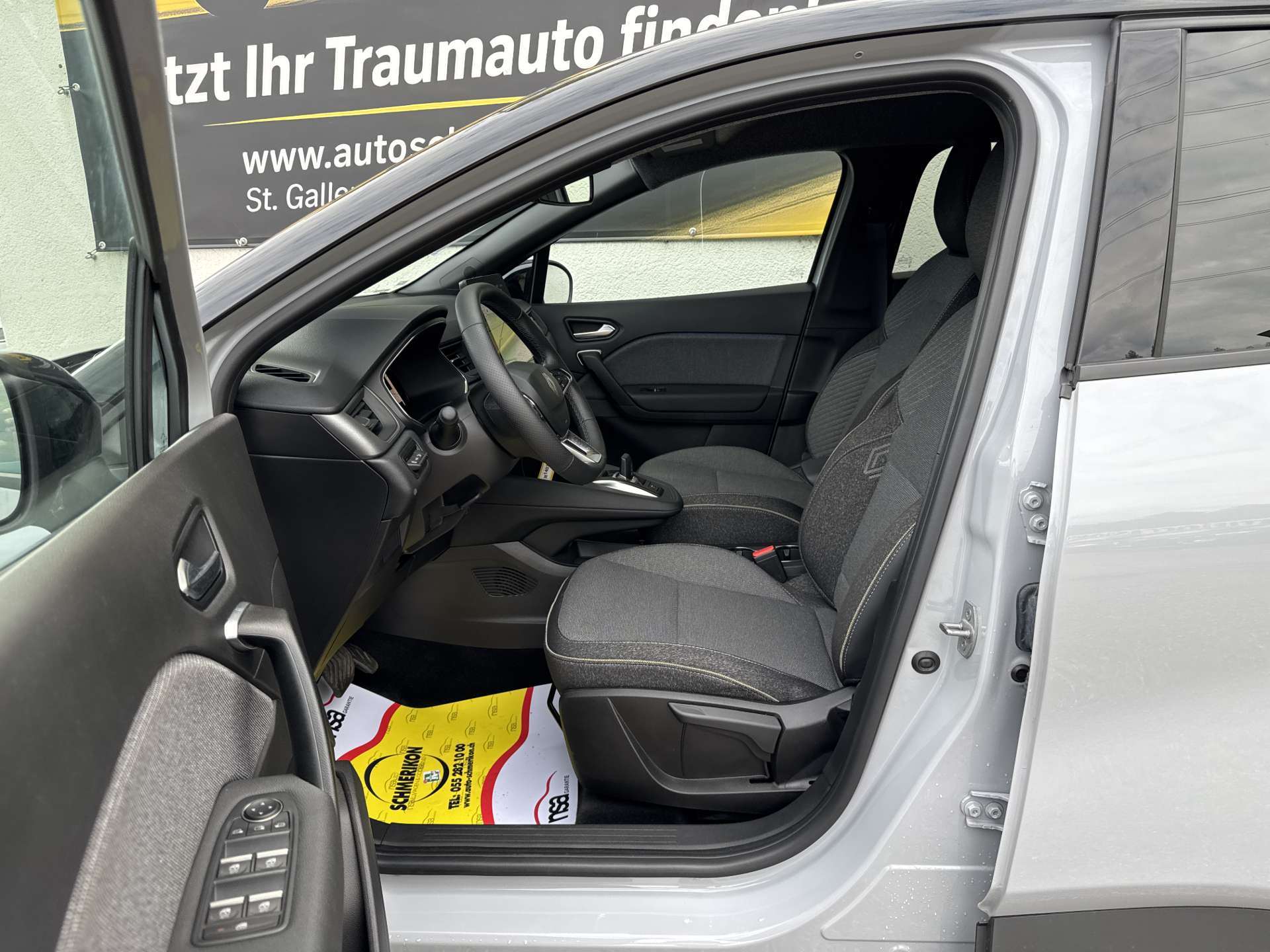 RENAULT Captur 1.8 E-Tech 160 Techno DHT-Automat-image-6