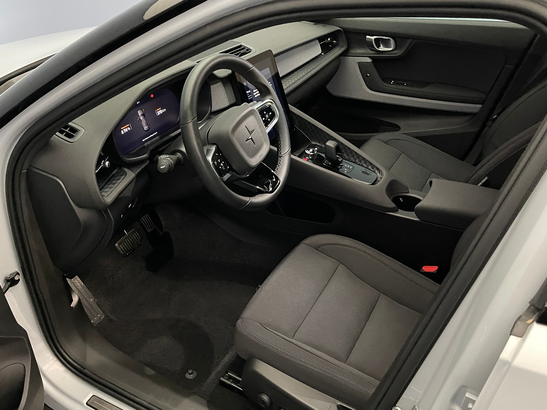 POLESTAR 2 Long Range Dual Motor-image-12