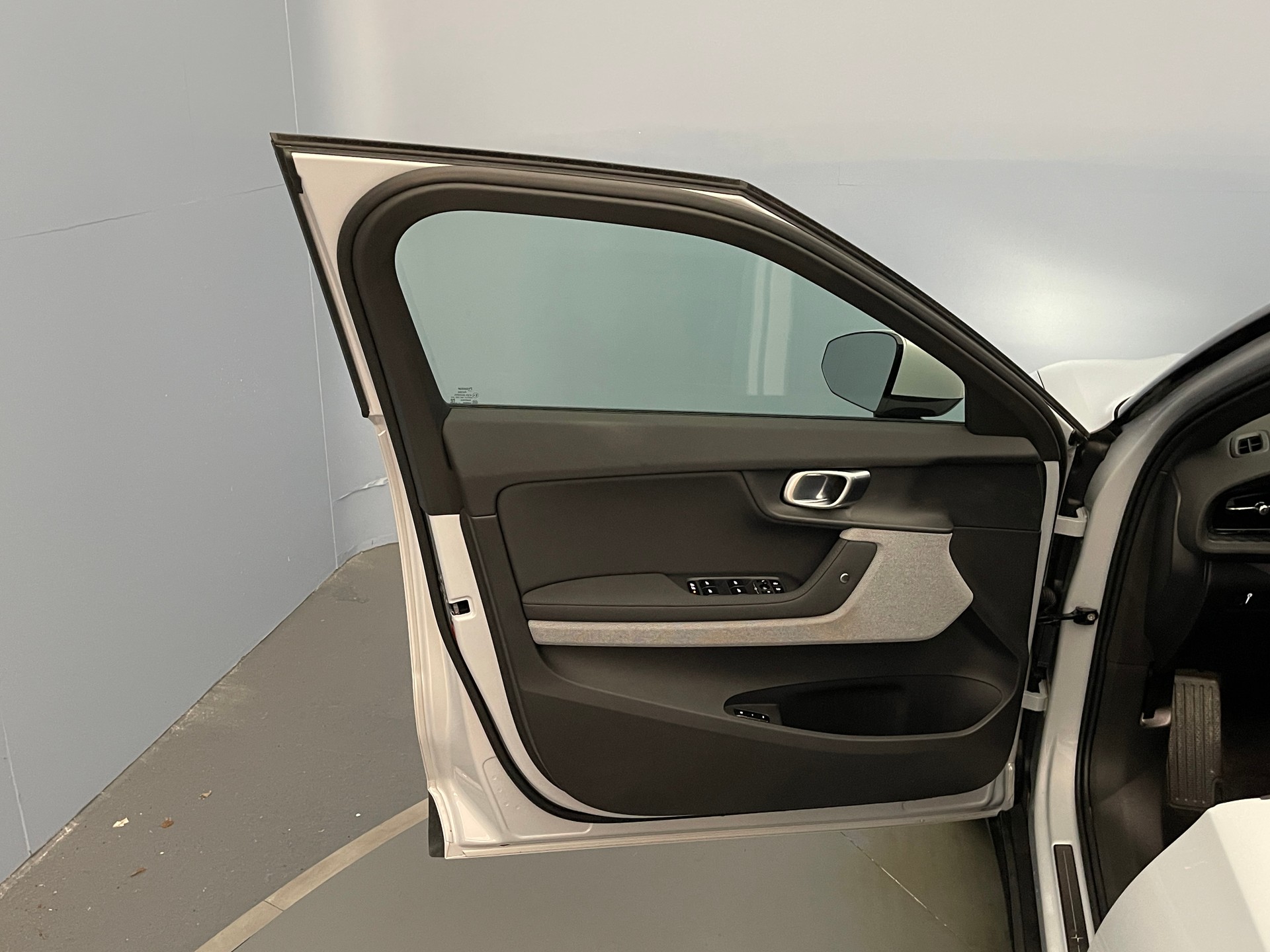 POLESTAR 2 Long Range Dual Motor-image-11