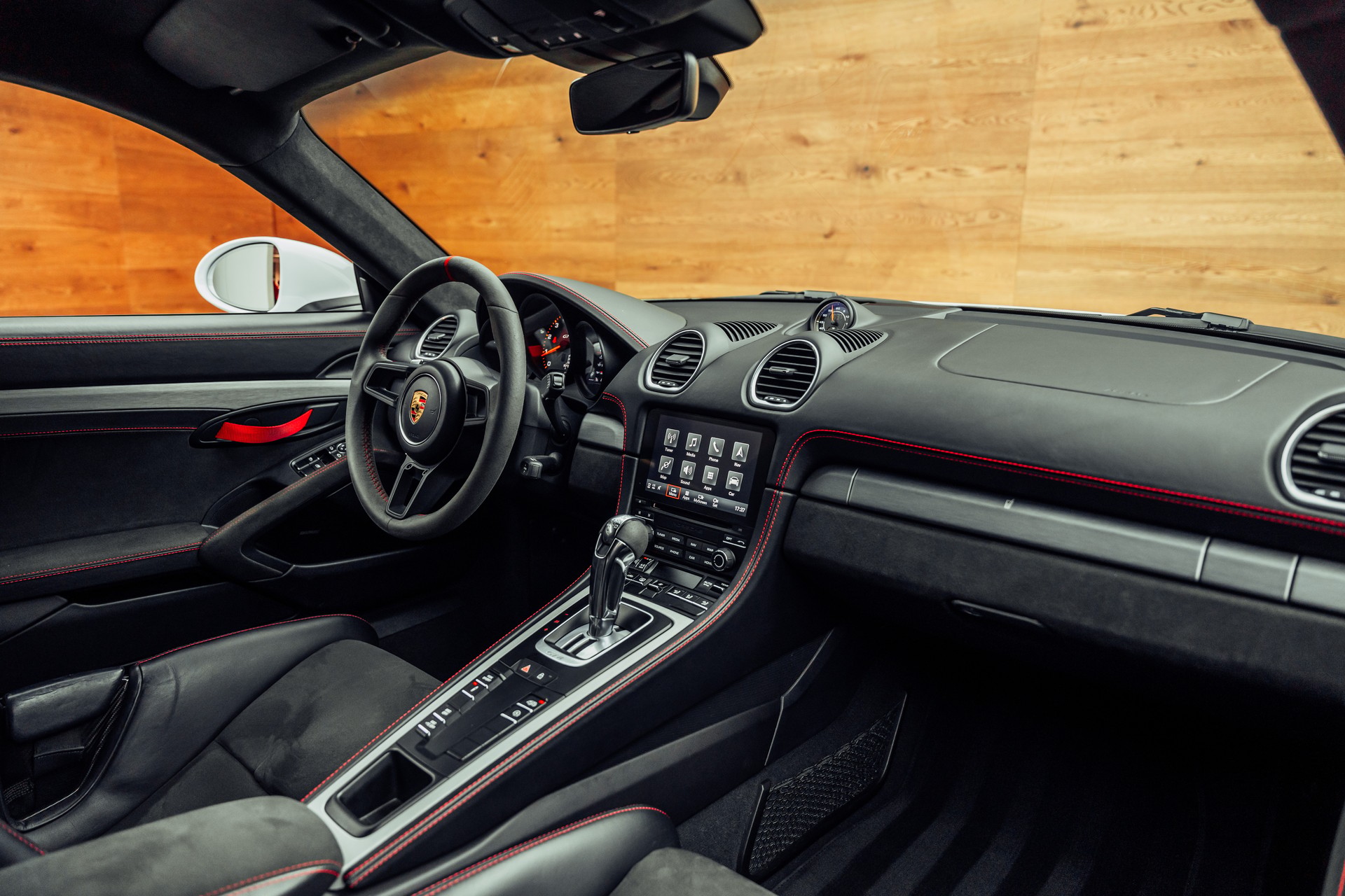 PORSCHE 718 Cayman GT4 PDK-image-5