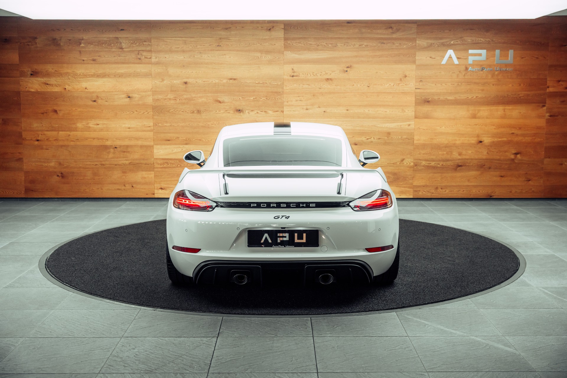PORSCHE 718 Cayman GT4 PDK-image-16