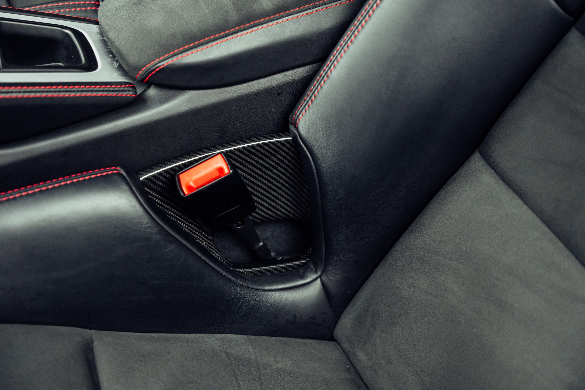 PORSCHE 718 Cayman GT4 PDK-image-13