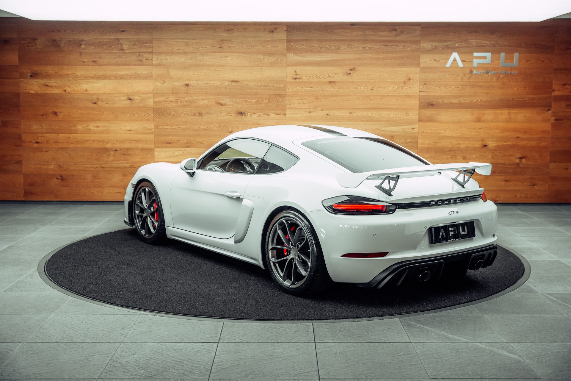 PORSCHE 718 Cayman GT4 PDK-image-2