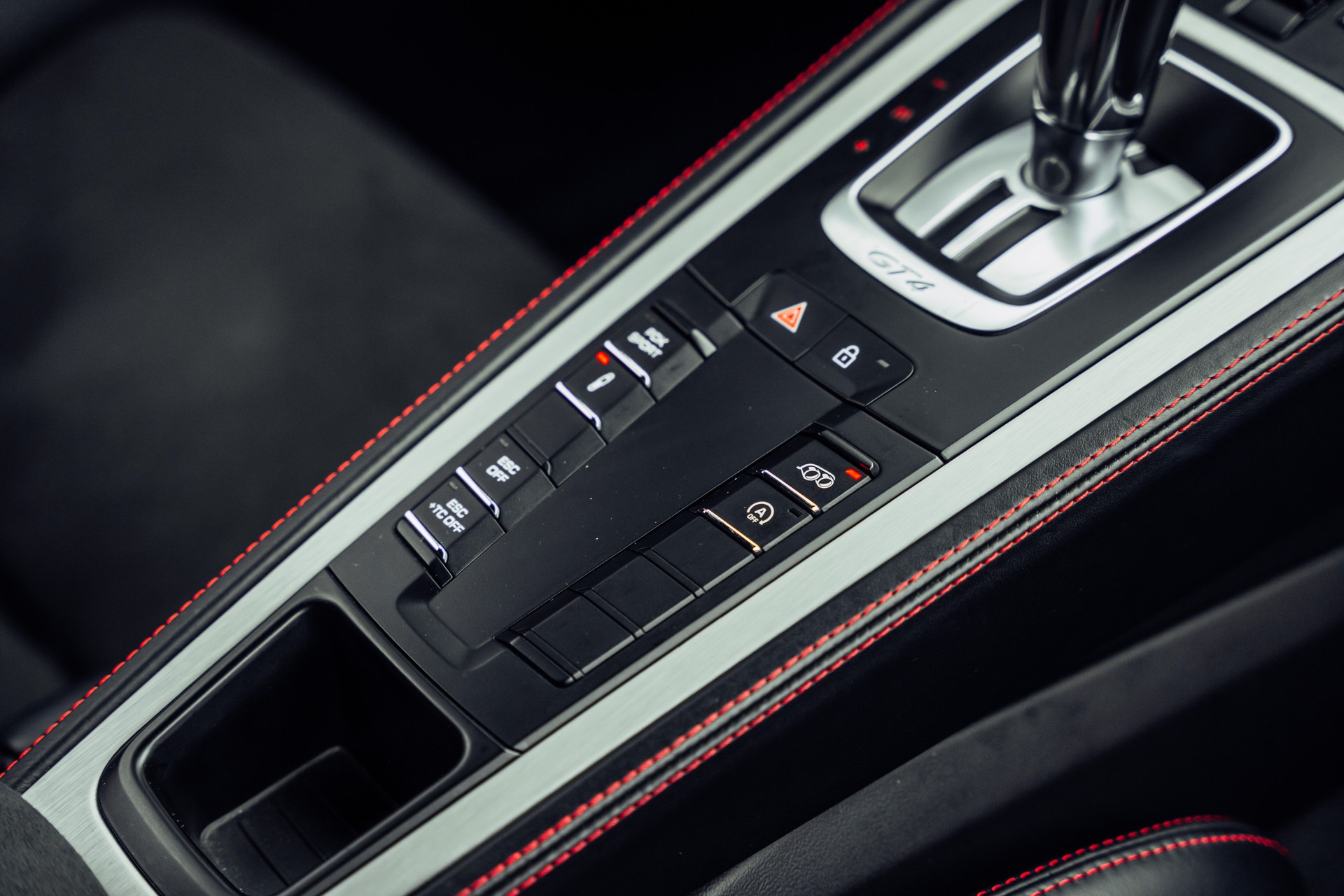 PORSCHE 718 Cayman GT4 PDK-image-15