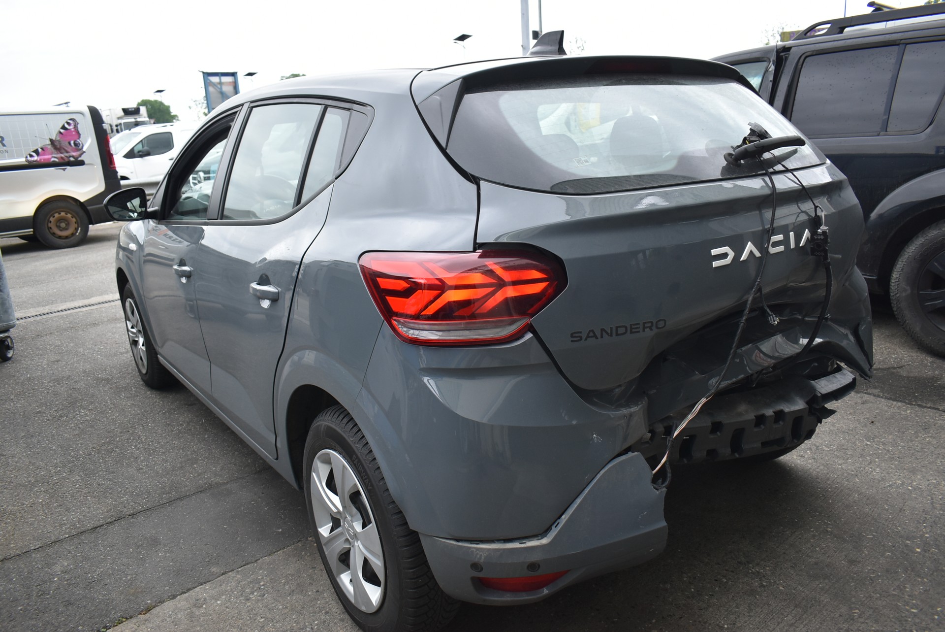 DACIA Sandero TCe 90 Journey CVT-image-4