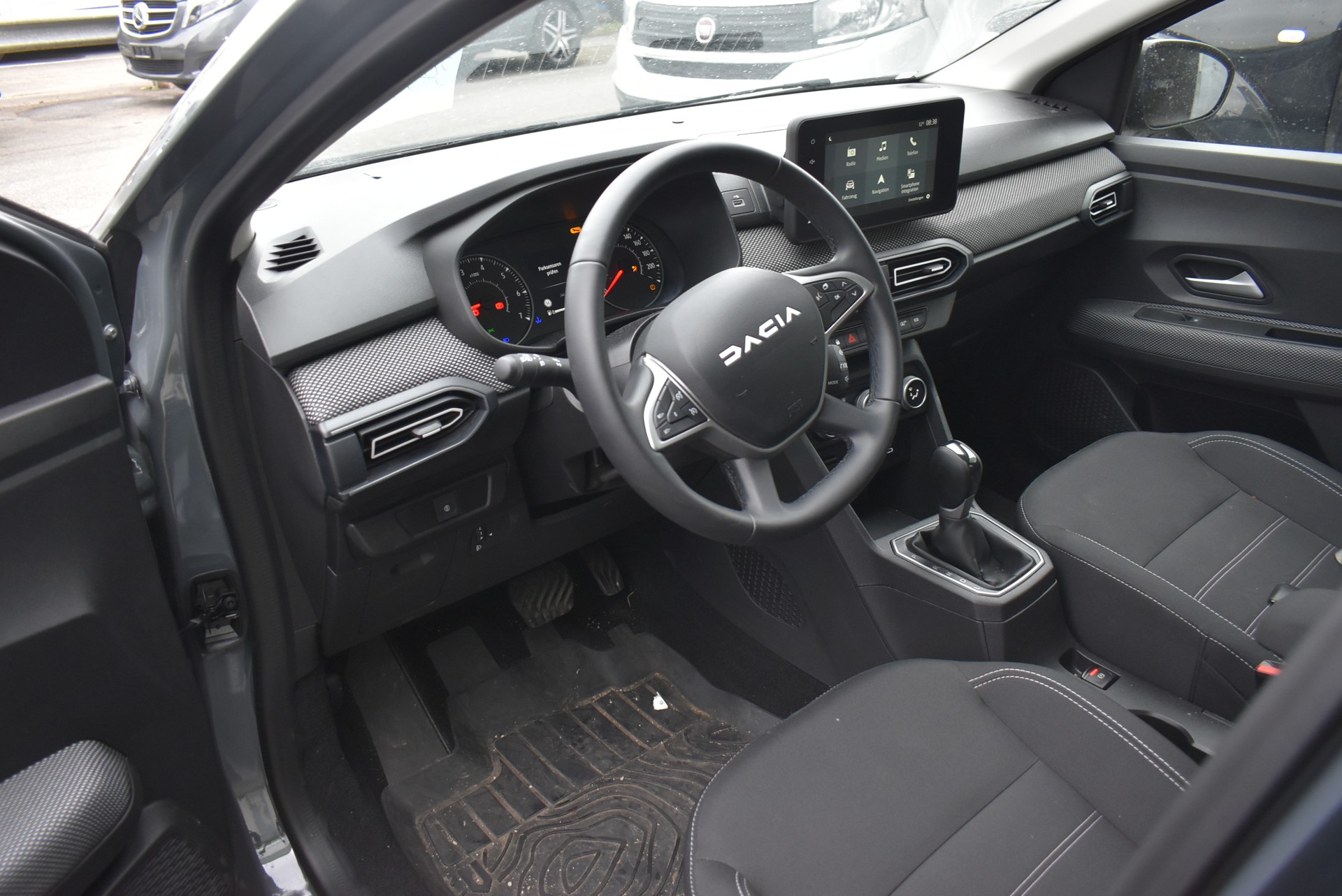 DACIA Sandero TCe 90 Journey CVT-image-1