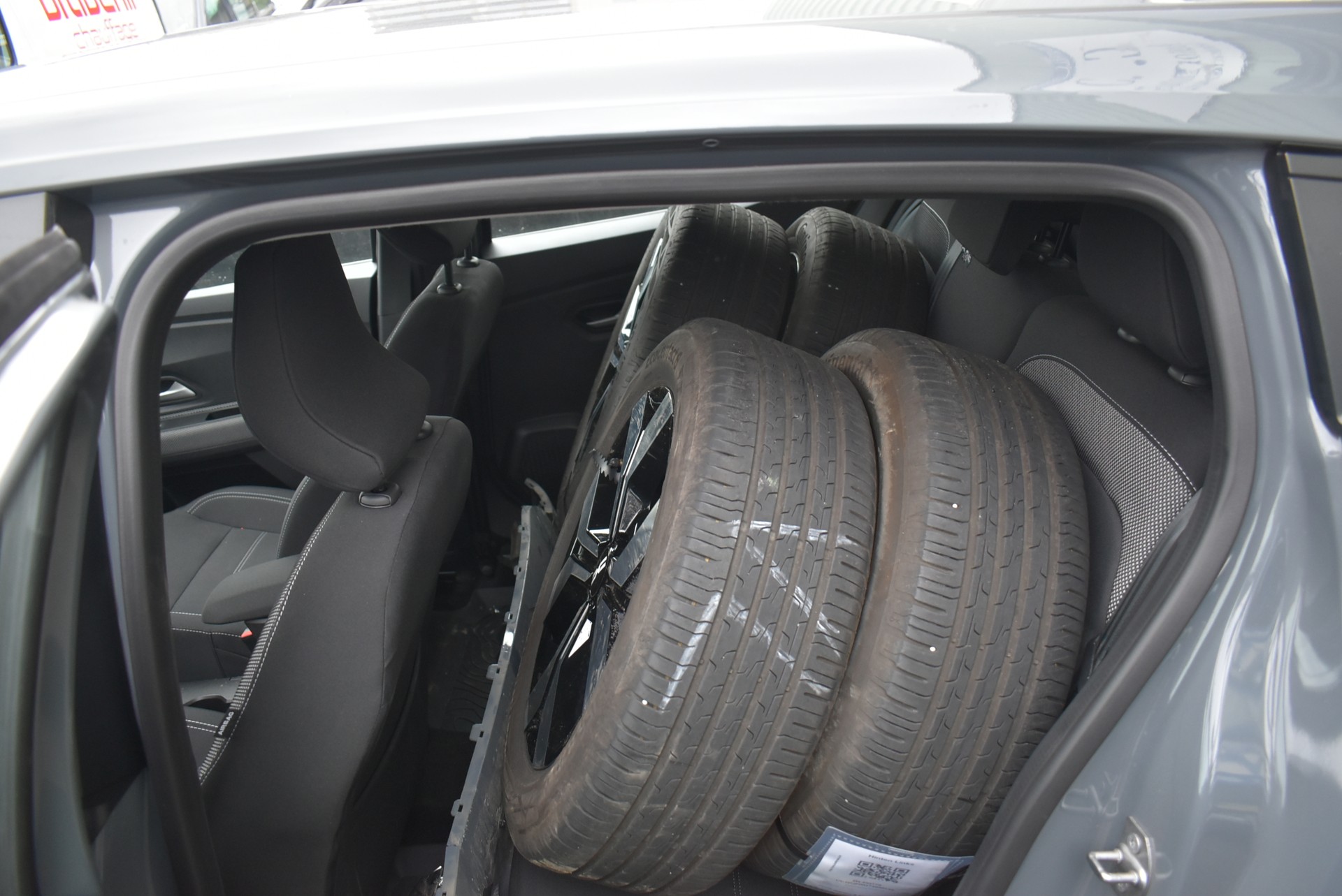 DACIA Sandero TCe 90 Journey CVT-image-2