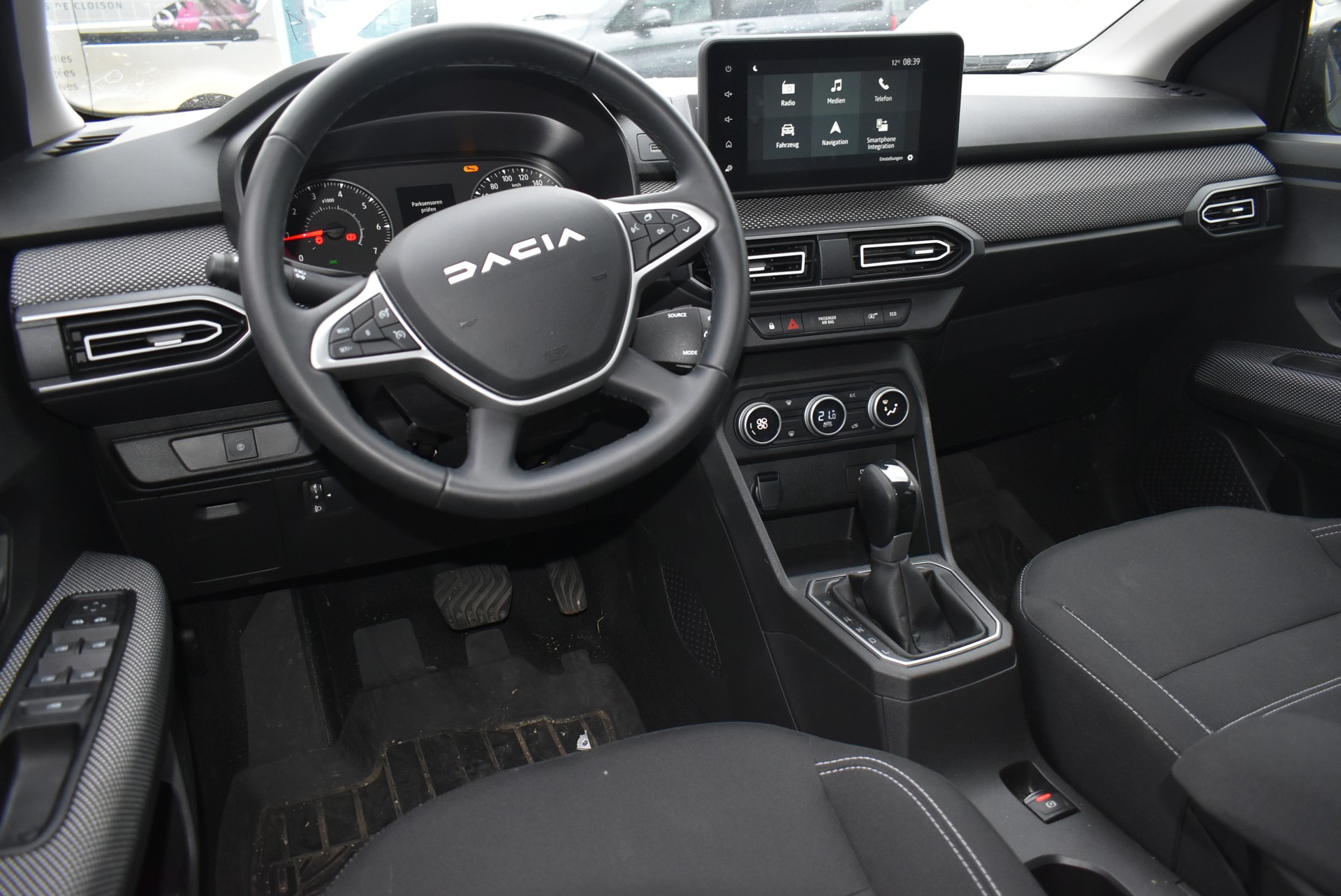 DACIA Sandero TCe 90 Journey CVT-image-3