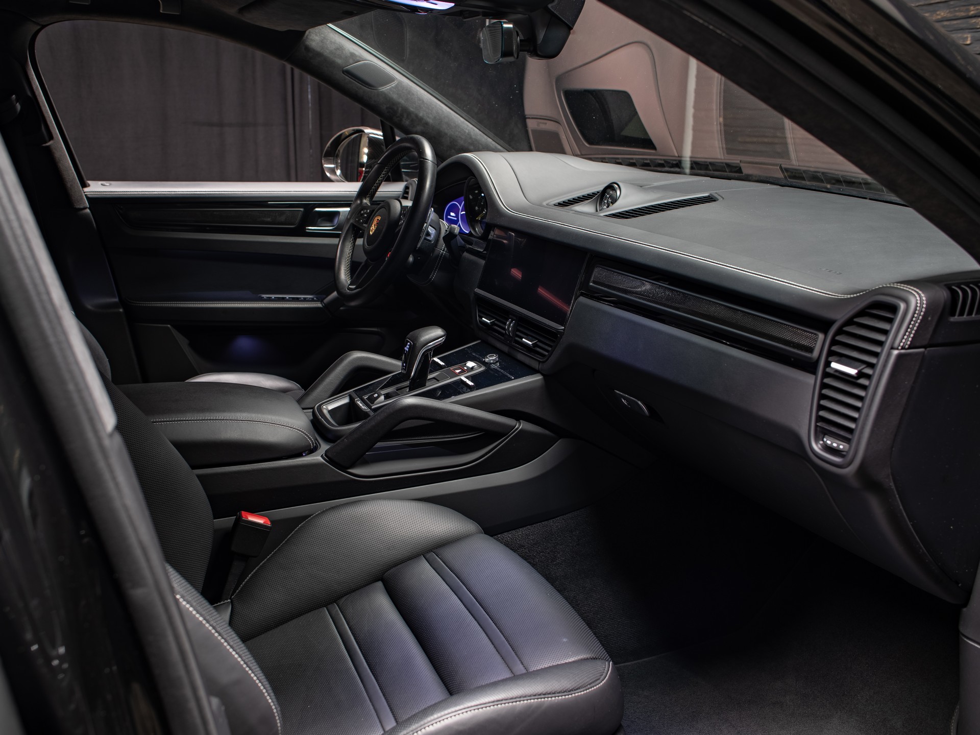 PORSCHE Cayenne Turbo GT-image-8