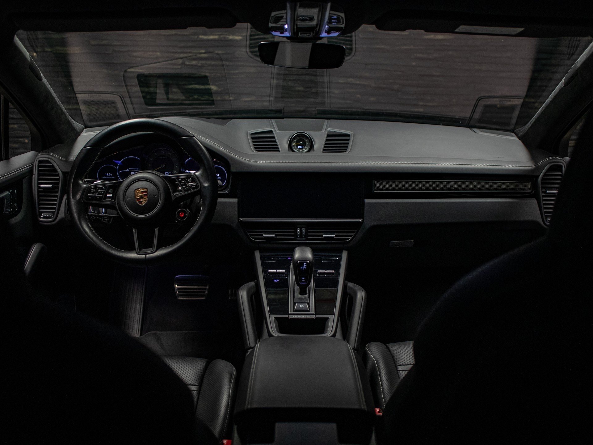 PORSCHE Cayenne Turbo GT-image-17