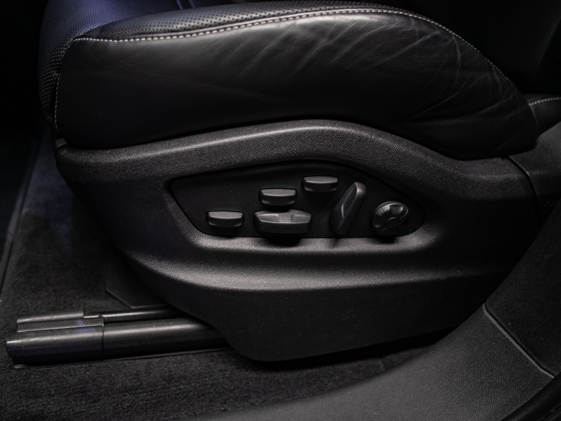 PORSCHE Cayenne Turbo GT-image-9