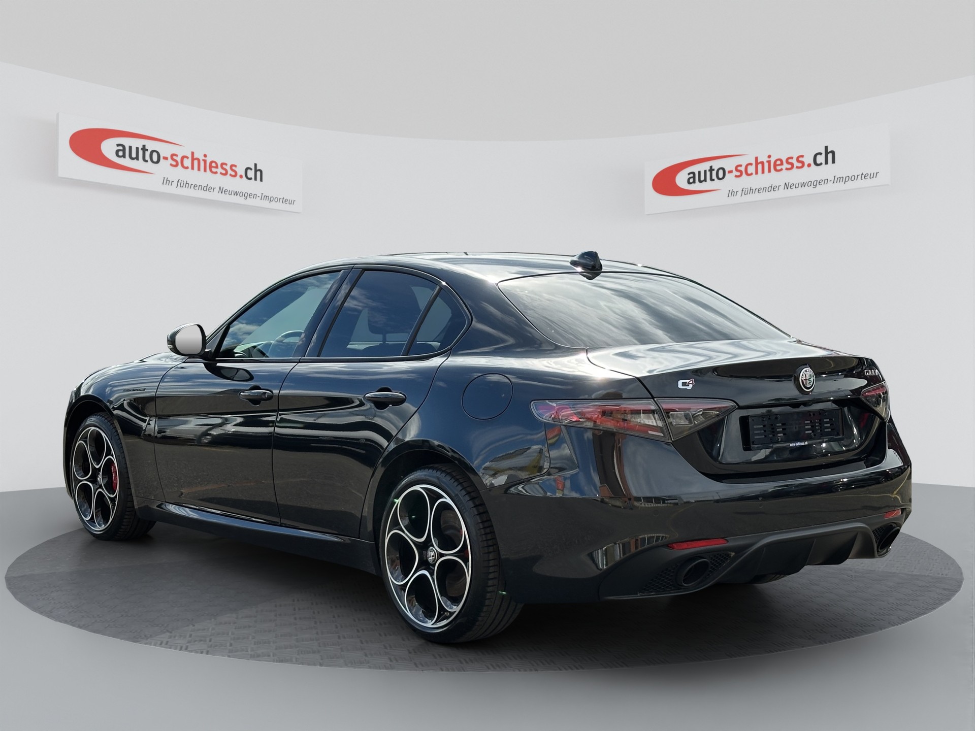 ALFA ROMEO Giulia 2.0 Competizione Q4 AT8-image-2