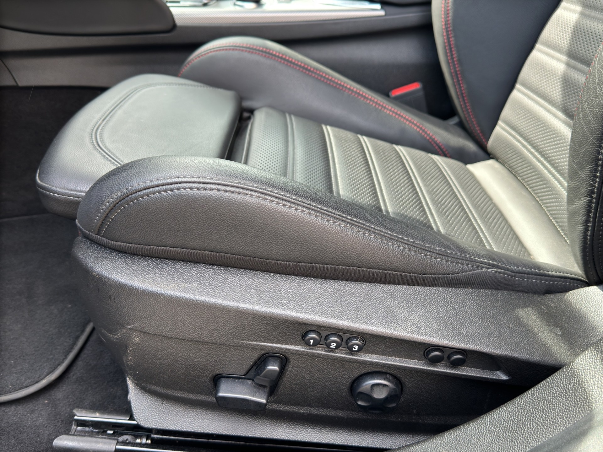ALFA ROMEO Giulia 2.0 Competizione Q4 AT8-image-9