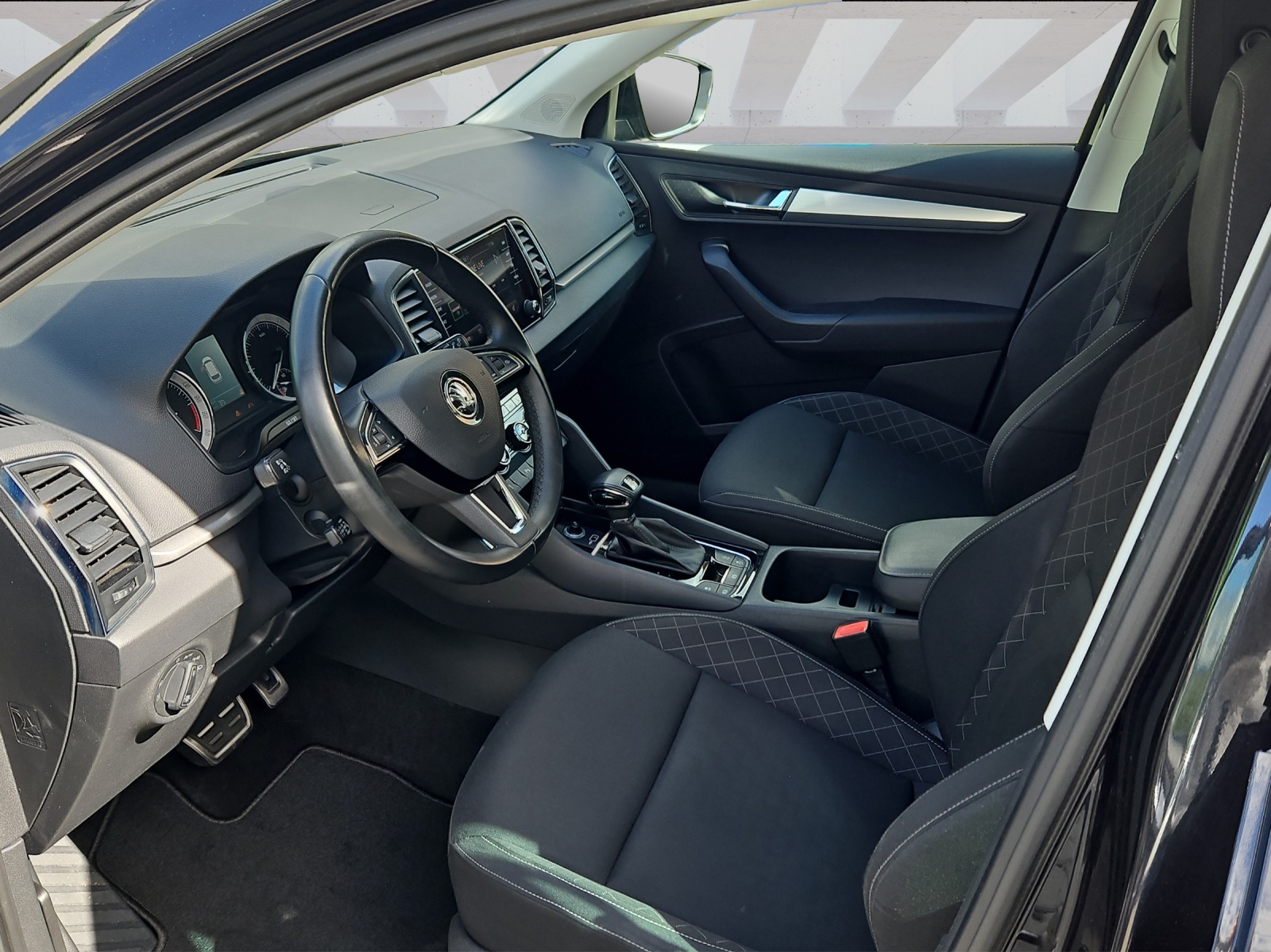 SKODA Karoq 2.0 TDI CR Ambition 4x4 DSG-image-4
