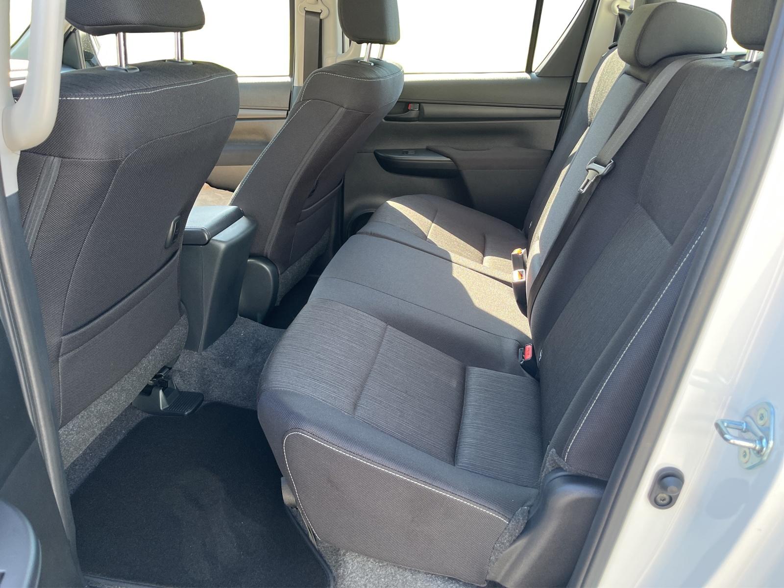 TOYOTA Hilux Double Cab.-Pick-up 2.8 D-4D 204 Comfort-image-11