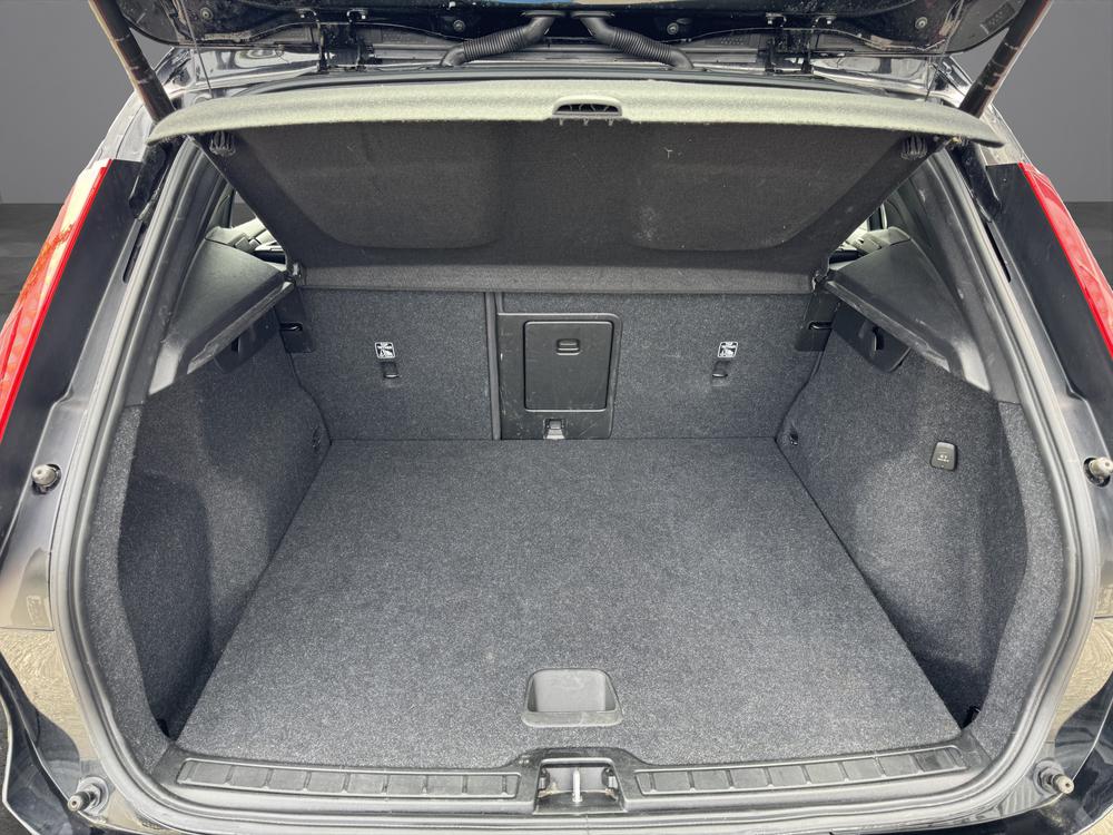 VOLVO XC40 Recharge P8 Twin AWD Pure Electric Plus (CH-Fahrzeug)-image-12