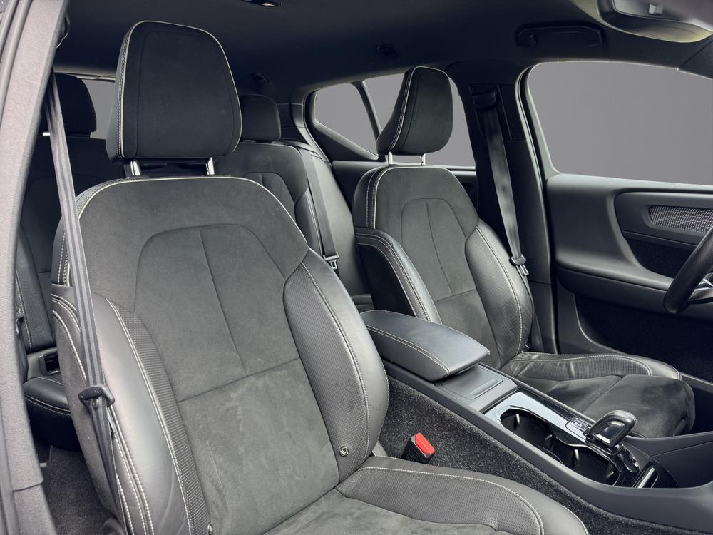 VOLVO XC40 Recharge P8 Twin AWD Pure Electric Plus (CH-Fahrzeug)-image-10