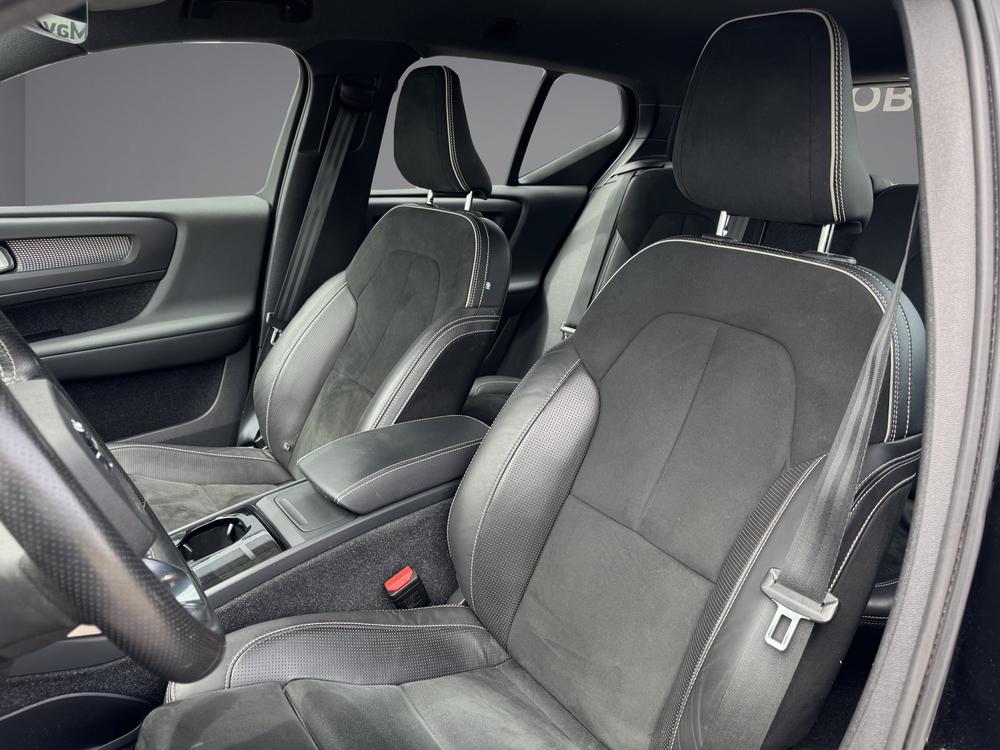 VOLVO XC40 Recharge P8 Twin AWD Pure Electric Plus (CH-Fahrzeug)-image-9