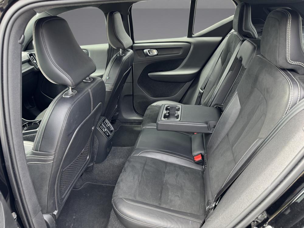 VOLVO XC40 Recharge P8 Twin AWD Pure Electric Plus (CH-Fahrzeug)-image-11